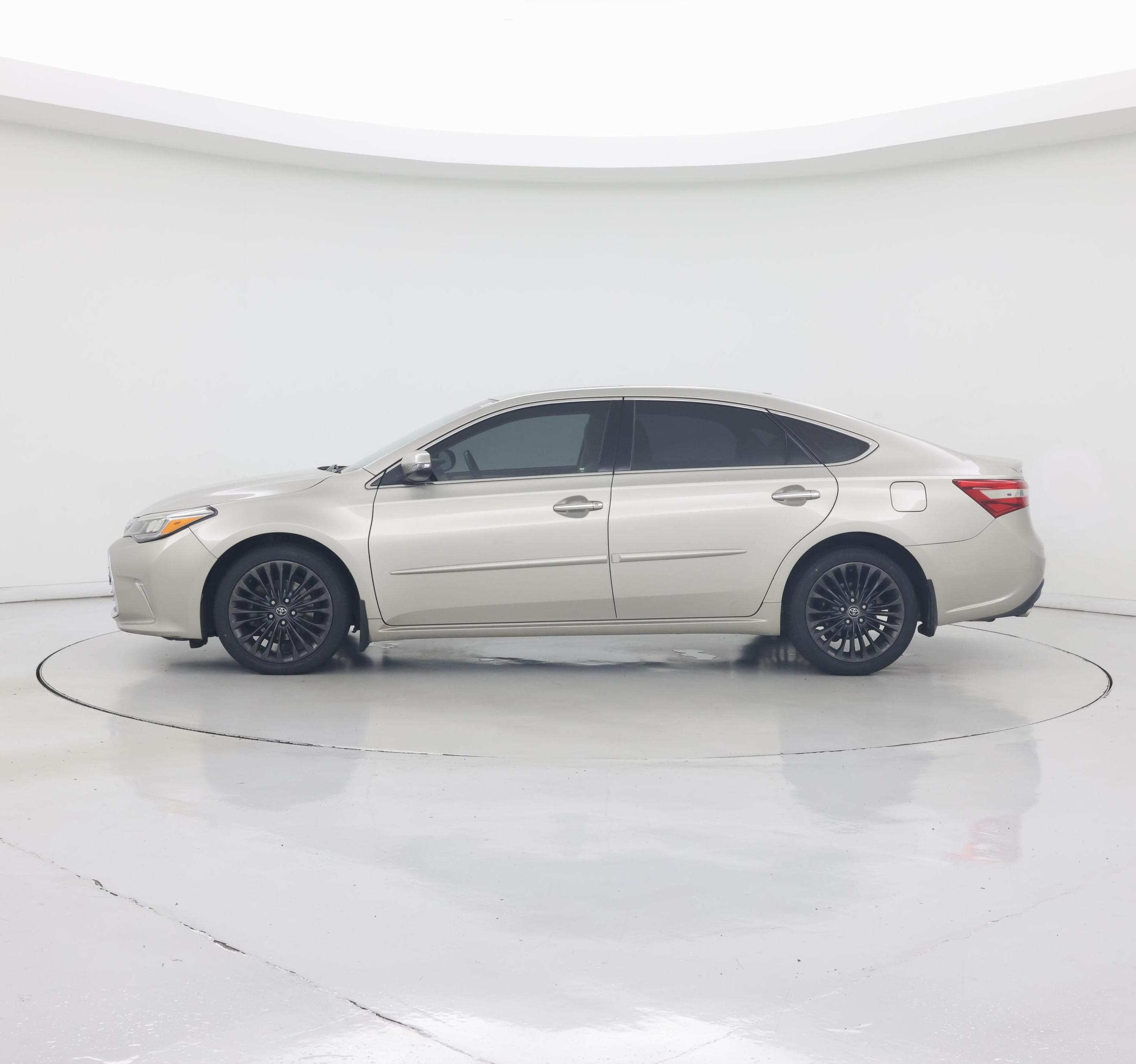 Thumbnail: 2017 Toyota Avalon - 3