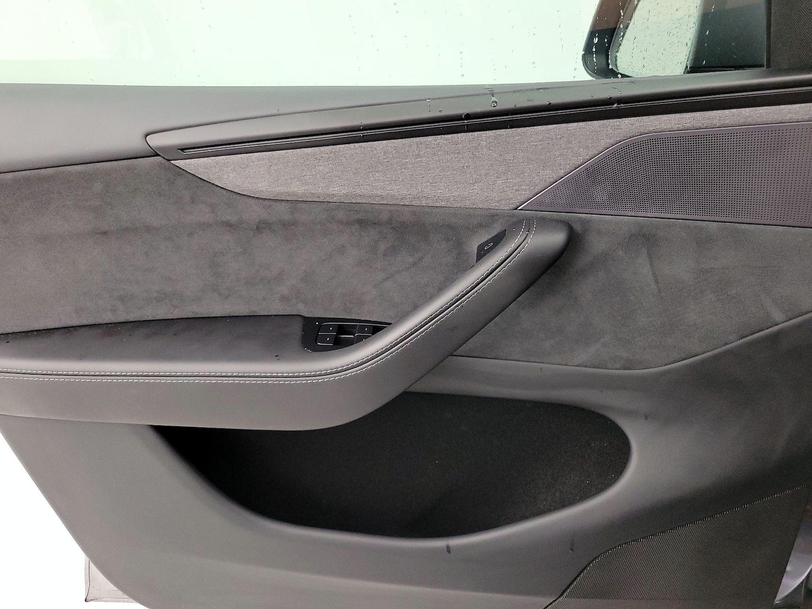 2026 Tesla Model Y Long Range - Photo 13