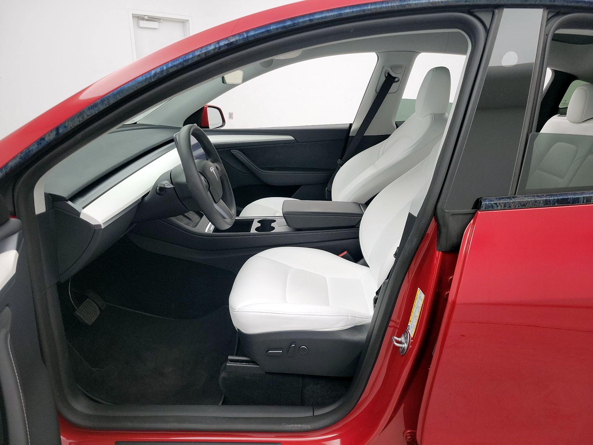 Thumbnail: 2023 Tesla Model Y - 11