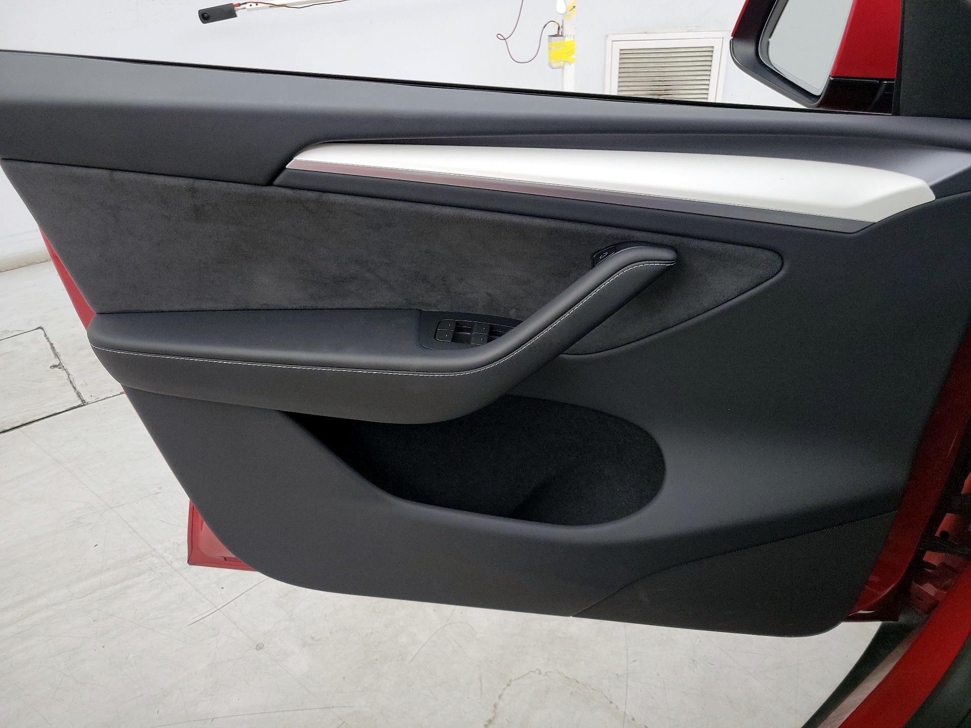 Thumbnail: 2023 Tesla Model Y - 12