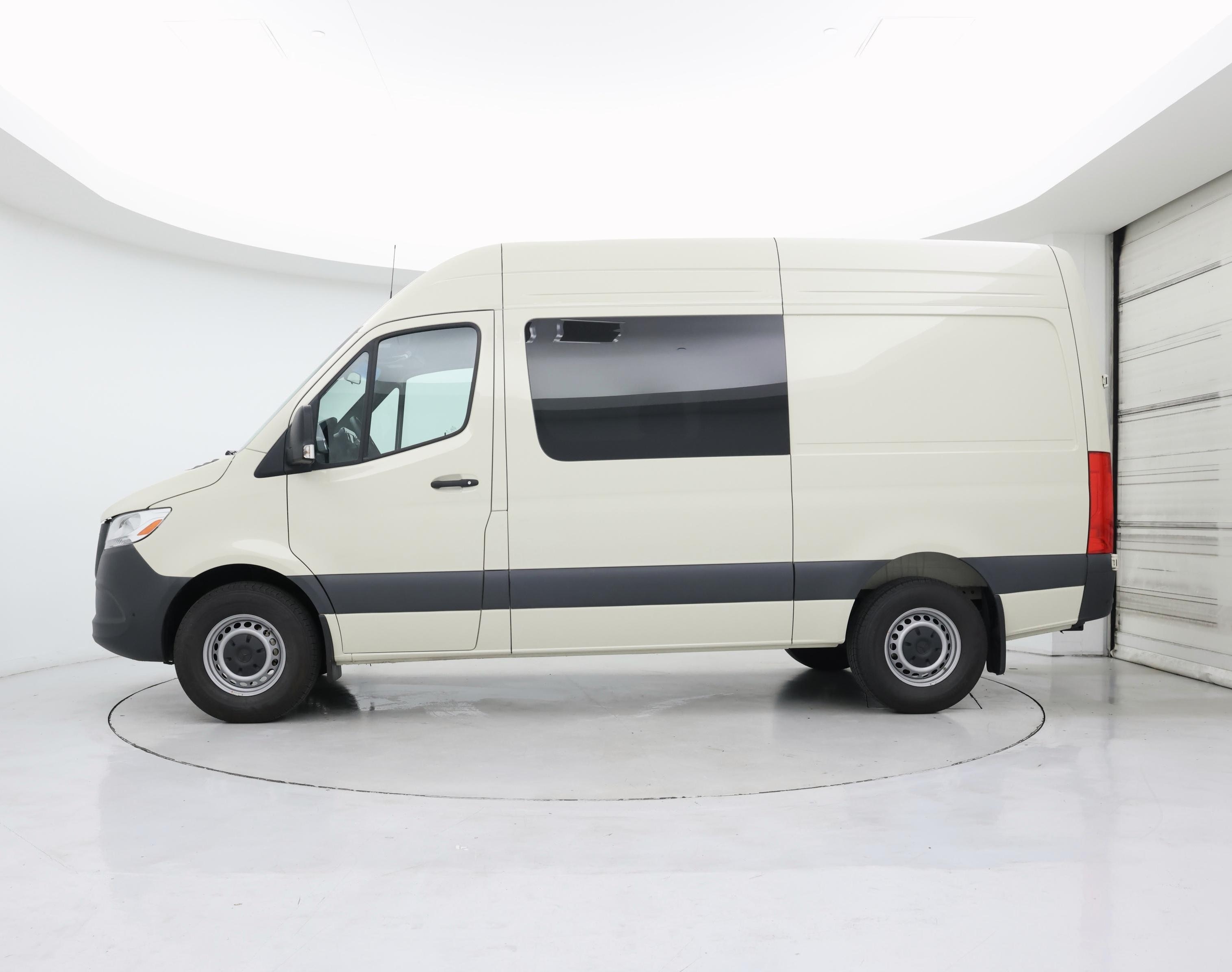 Thumbnail: 2024 Mercedes-Benz Sprinter - 3