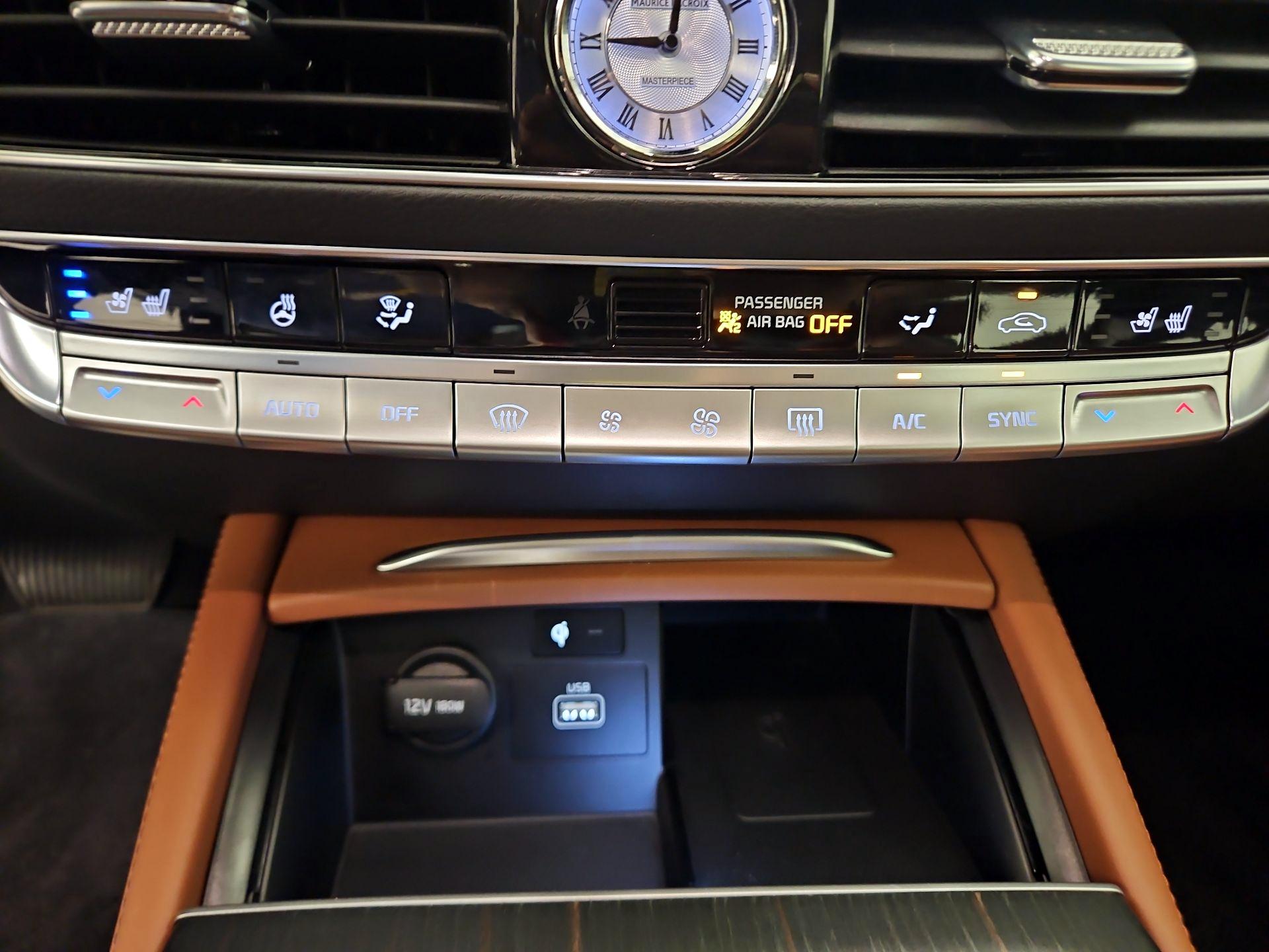Thumbnail: 2020 Kia K900 - 17