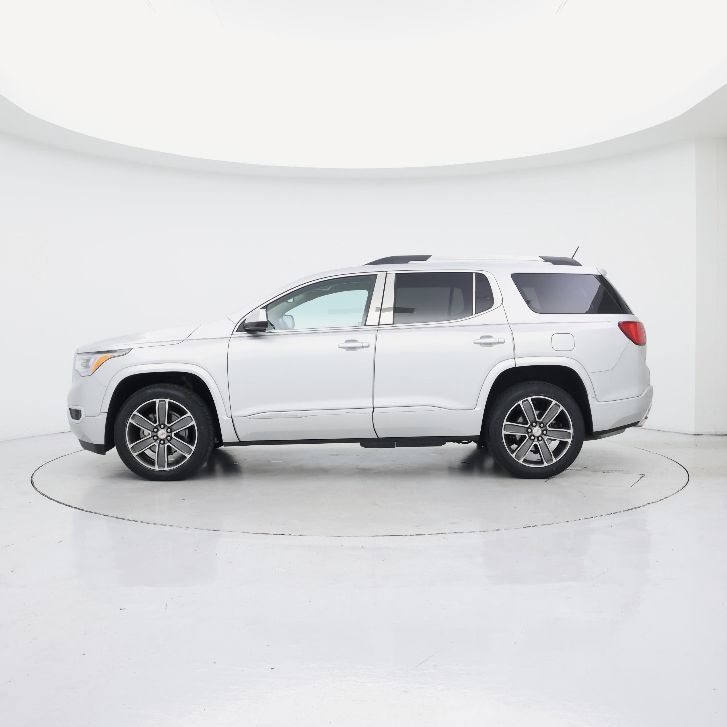 Thumbnail: 2019 GMC Acadia - 3