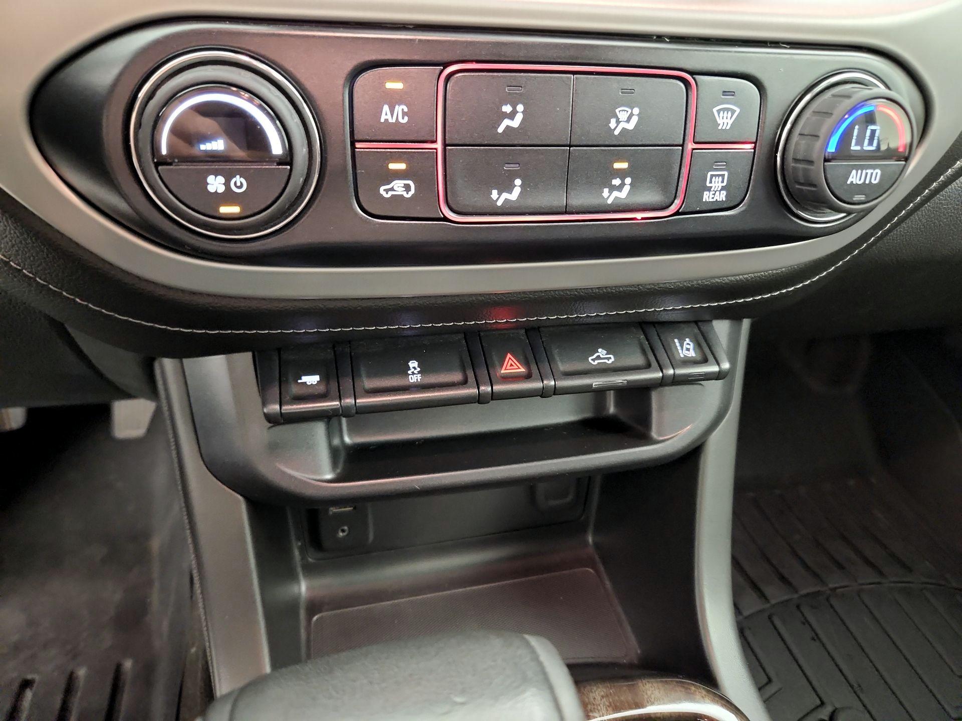 Thumbnail: 2016 GMC Canyon - 17