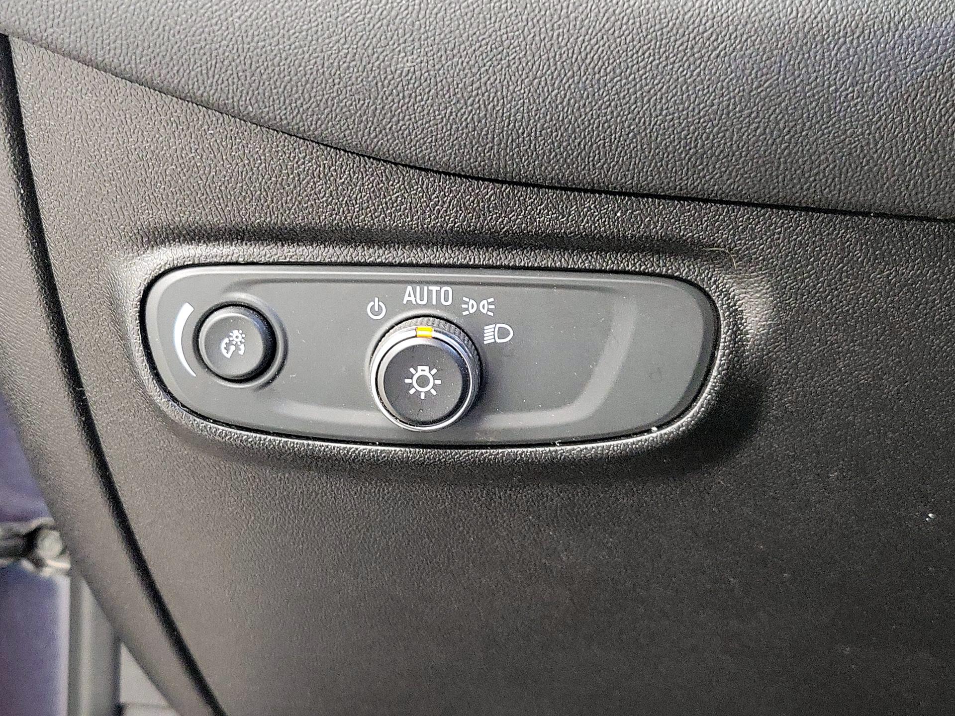 Thumbnail: 2019 Chevrolet Equinox - 13