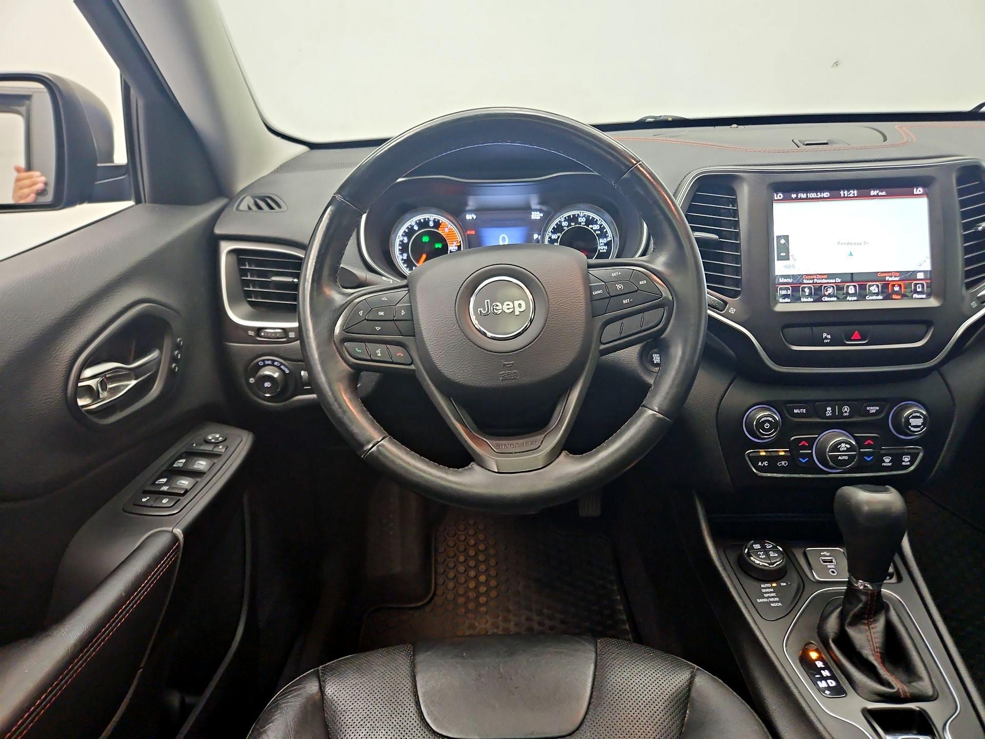 Thumbnail: 2019 Jeep Cherokee - 10