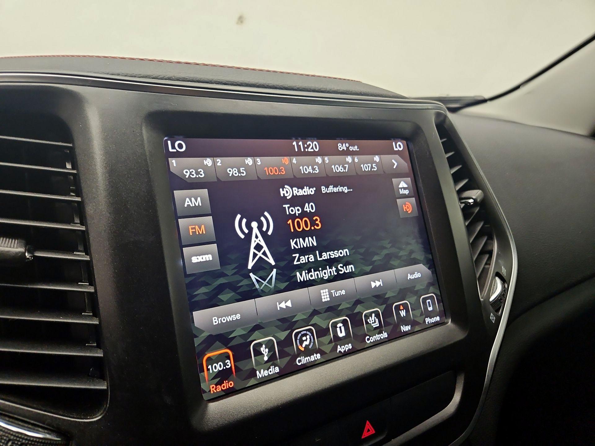 Thumbnail: 2019 Jeep Cherokee - 16