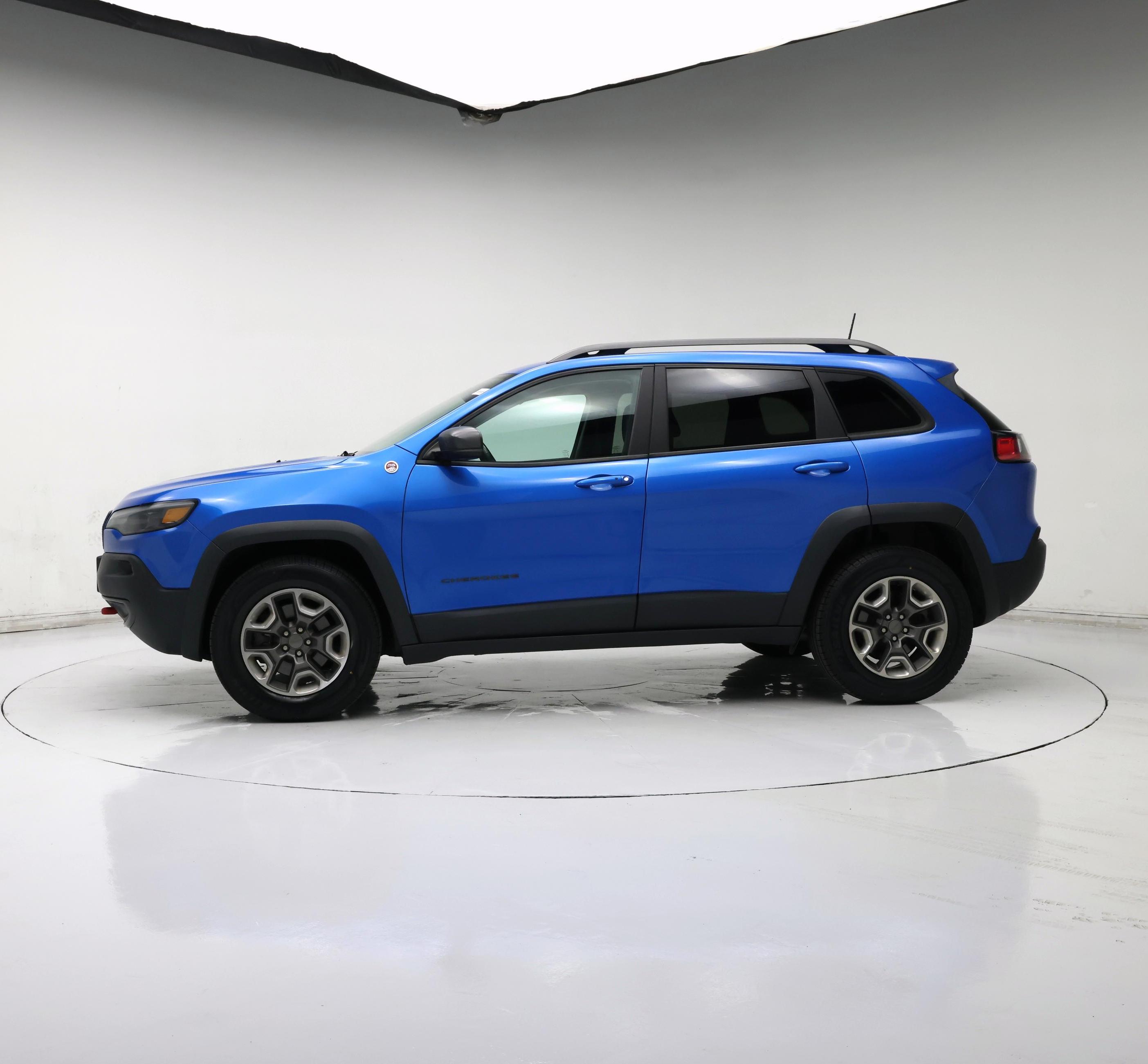 Thumbnail: 2019 Jeep Cherokee - 3