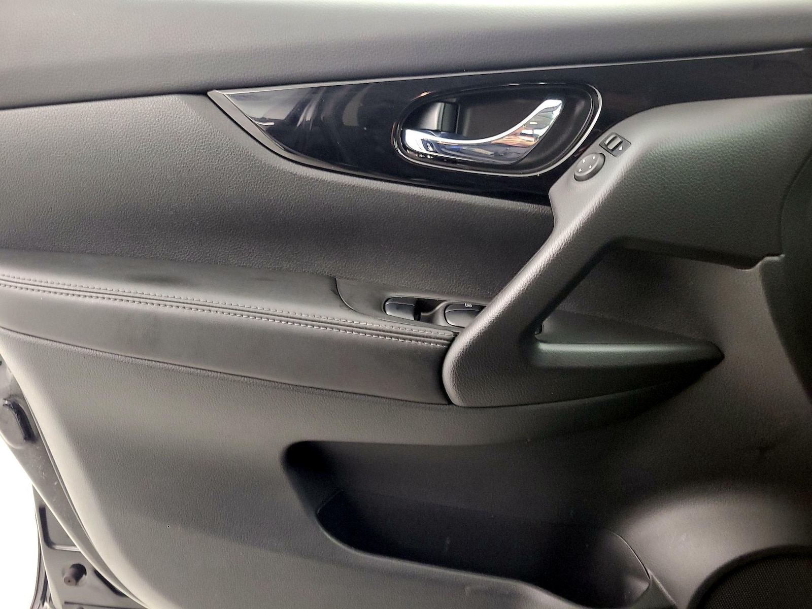 2019 Nissan Rogue Sport SV - Photo 13