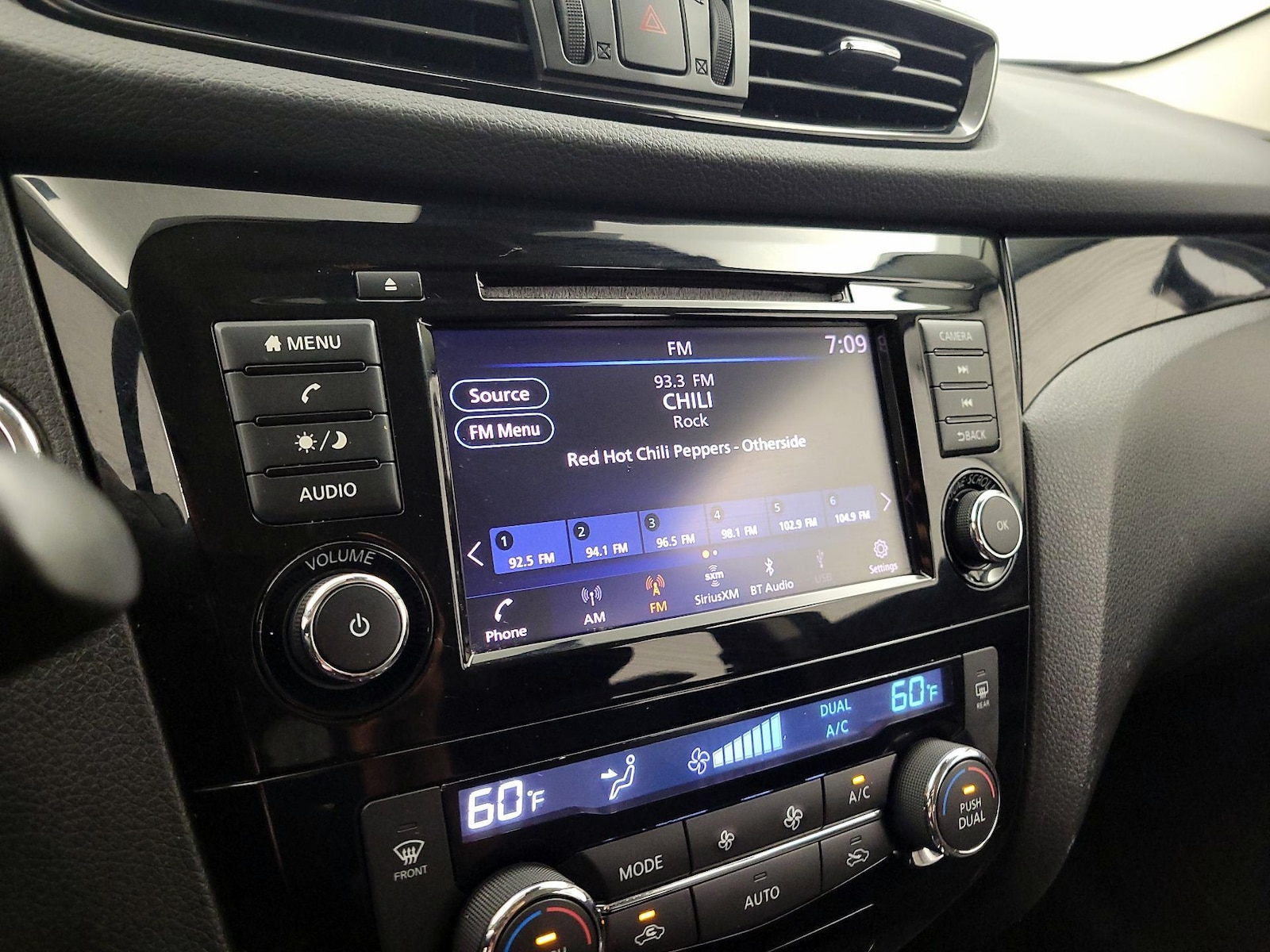 2019 Nissan Rogue Sport SV - Photo 16