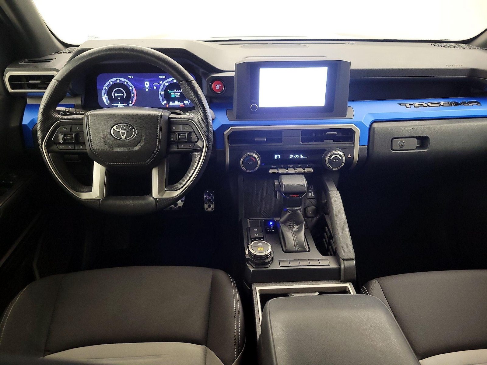 2025 Toyota Tacoma TRD Sport - Photo 10