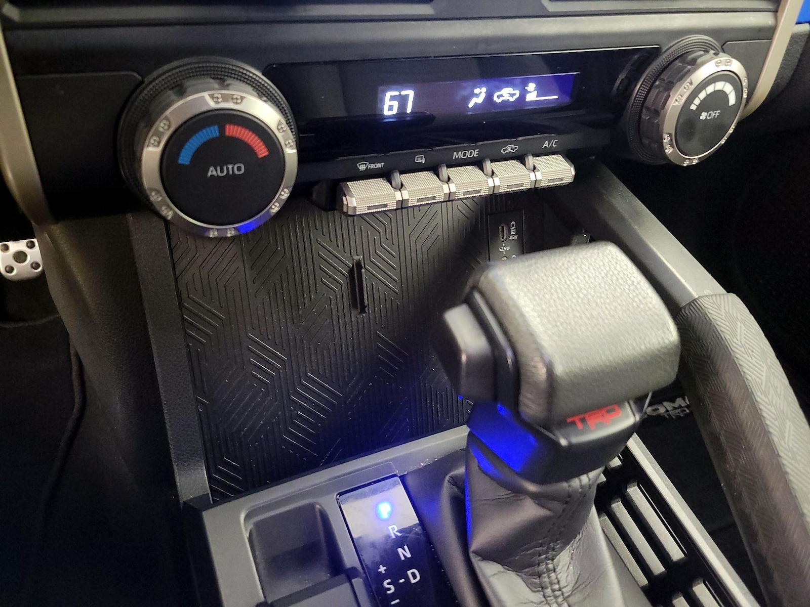 2025 Toyota Tacoma TRD Sport - Photo 17