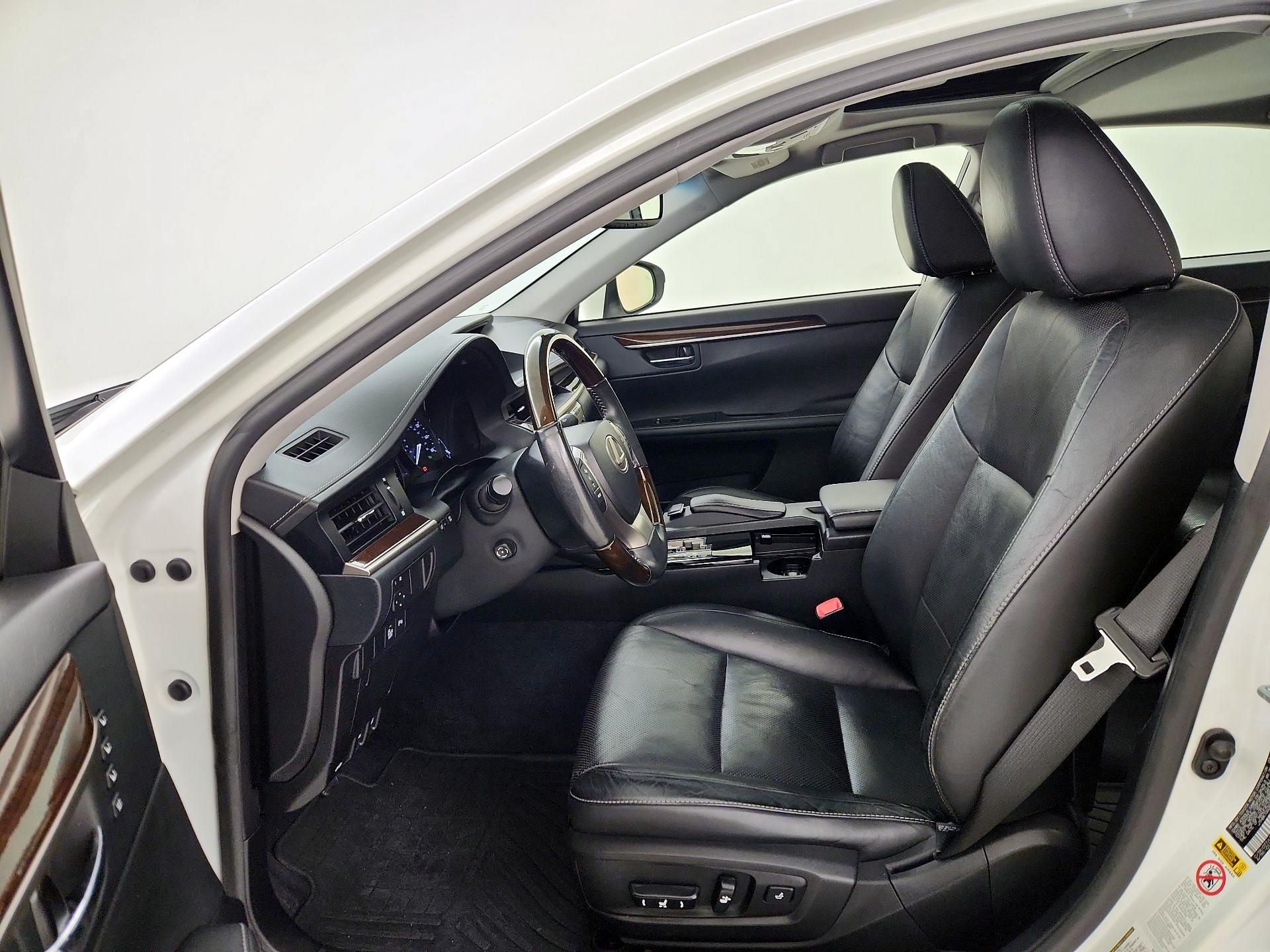 Thumbnail: 2014 Lexus ES - 11