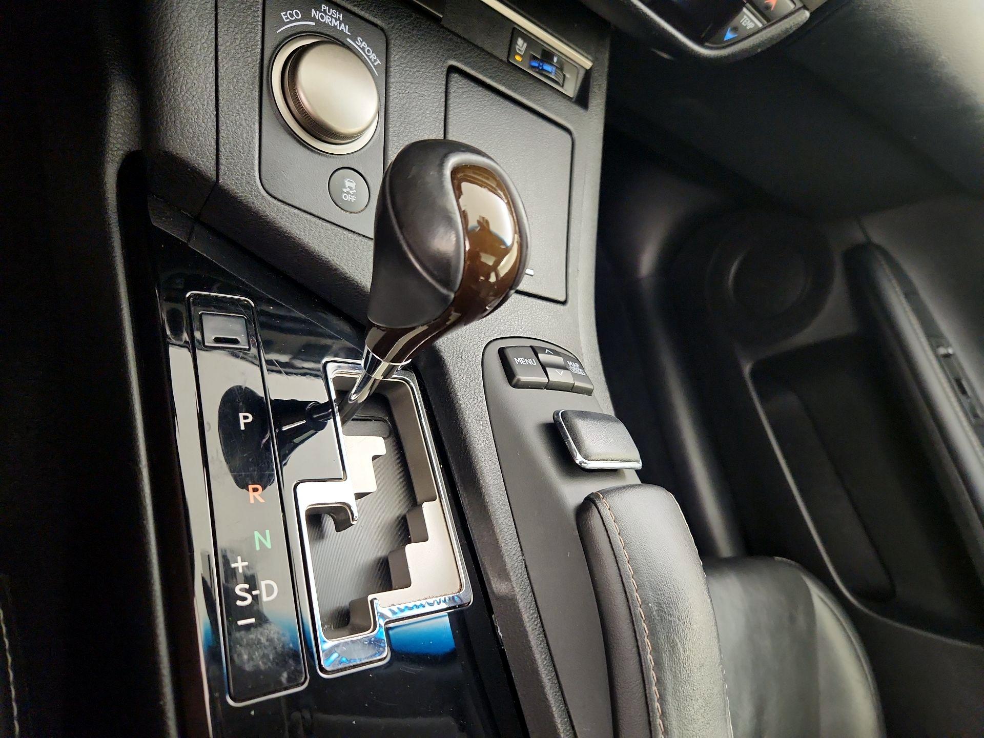 Thumbnail: 2014 Lexus ES - 18