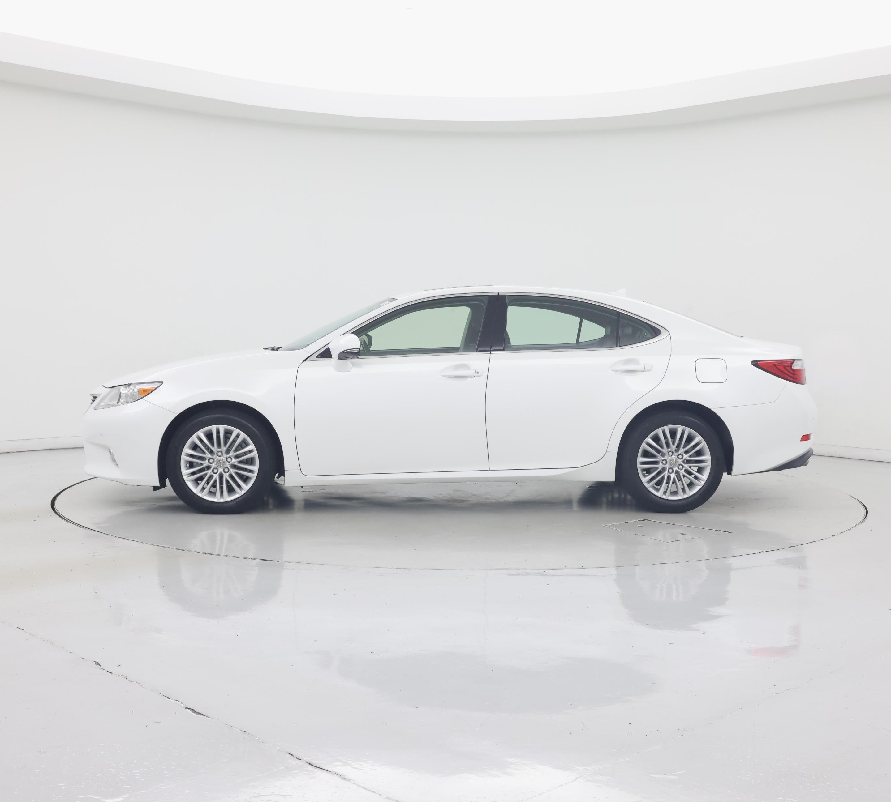 Thumbnail: 2014 Lexus ES - 3