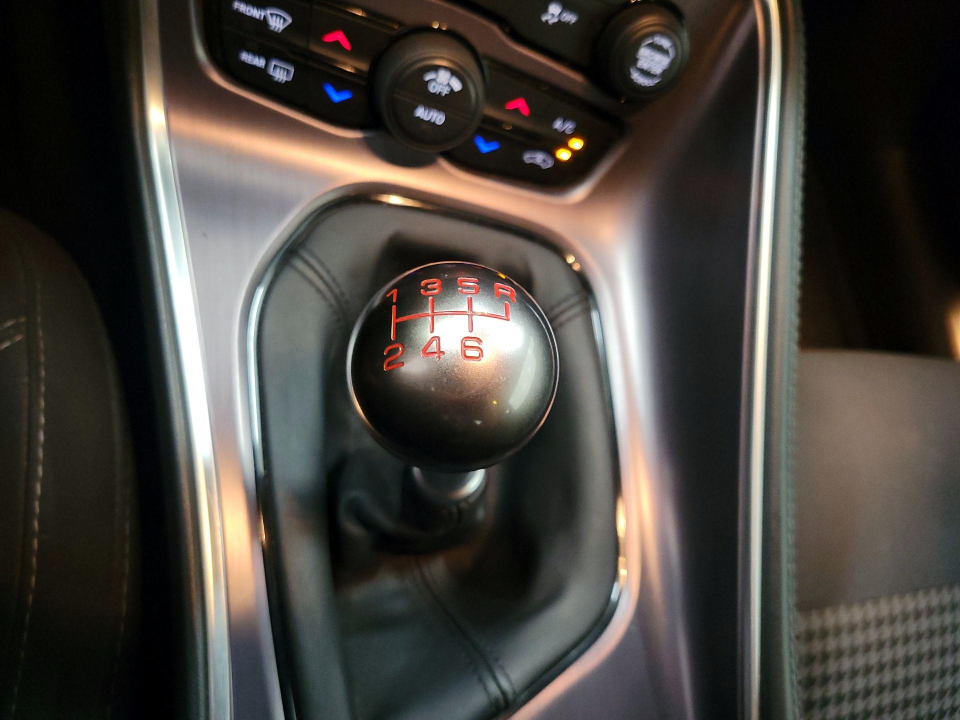 Thumbnail: 2015 Dodge Challenger - 17