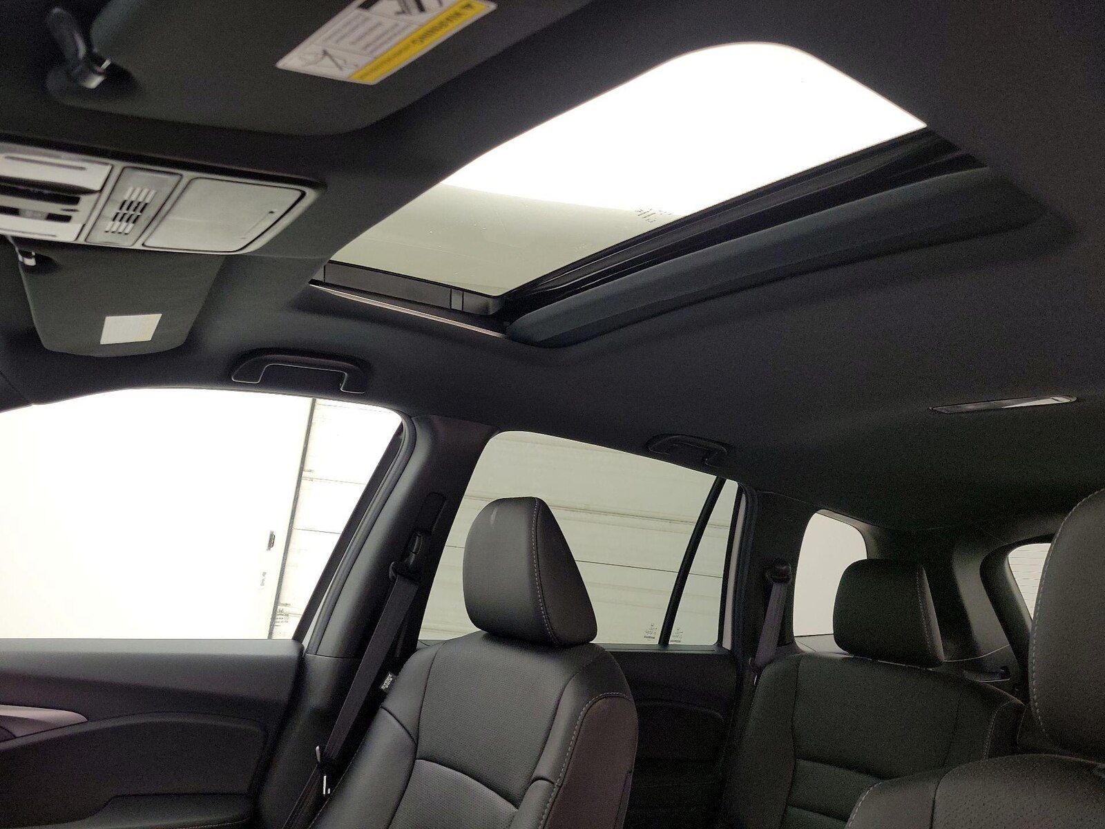 Sunroof(s) & Overhead Airbags