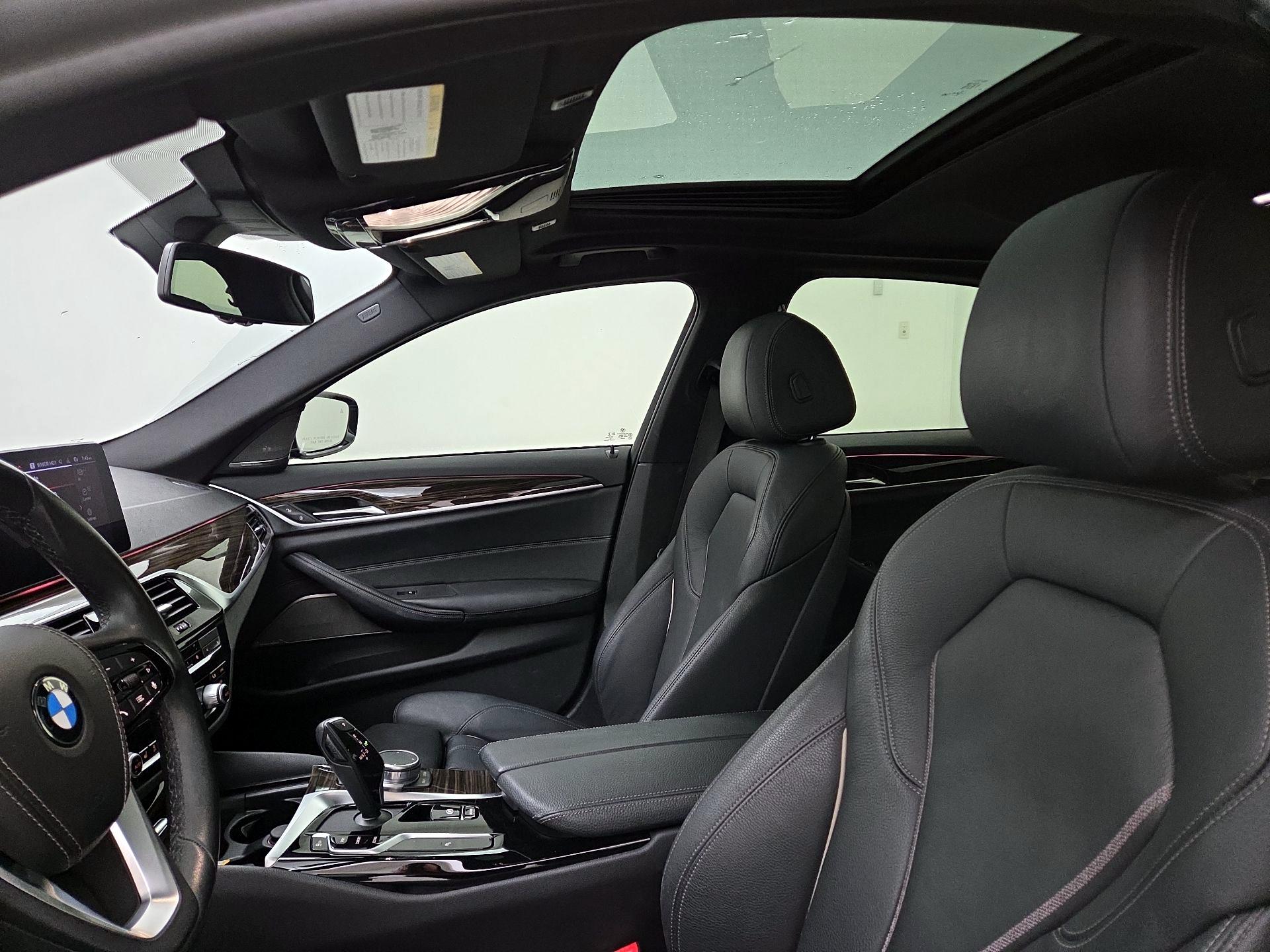 Thumbnail: 2021 BMW 5 Series - 18