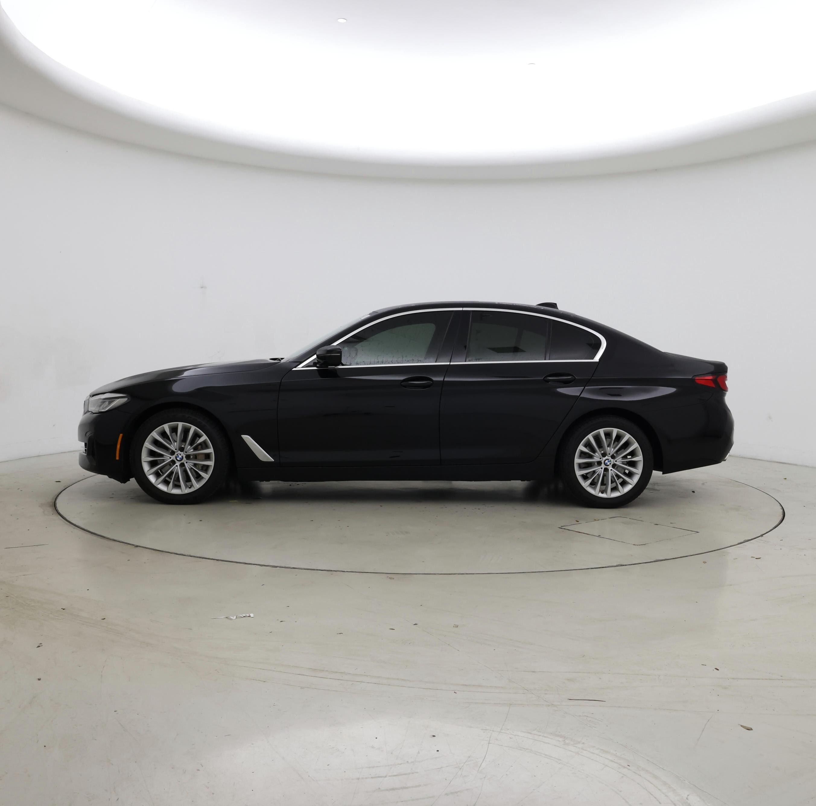 Thumbnail: 2021 BMW 5 Series - 3
