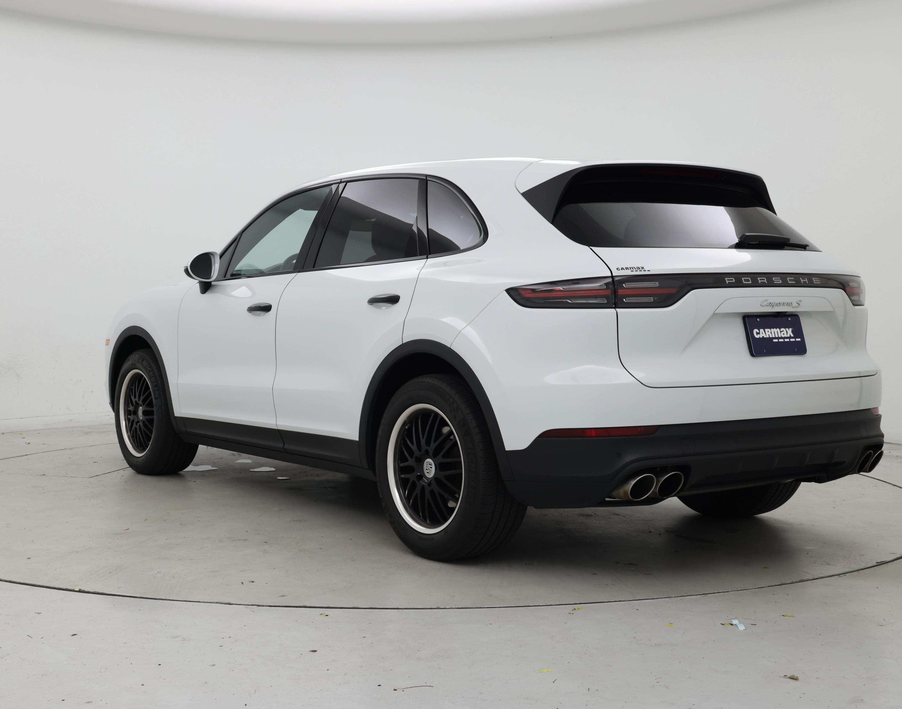 Thumbnail: 2019 Porsche Cayenne - 2