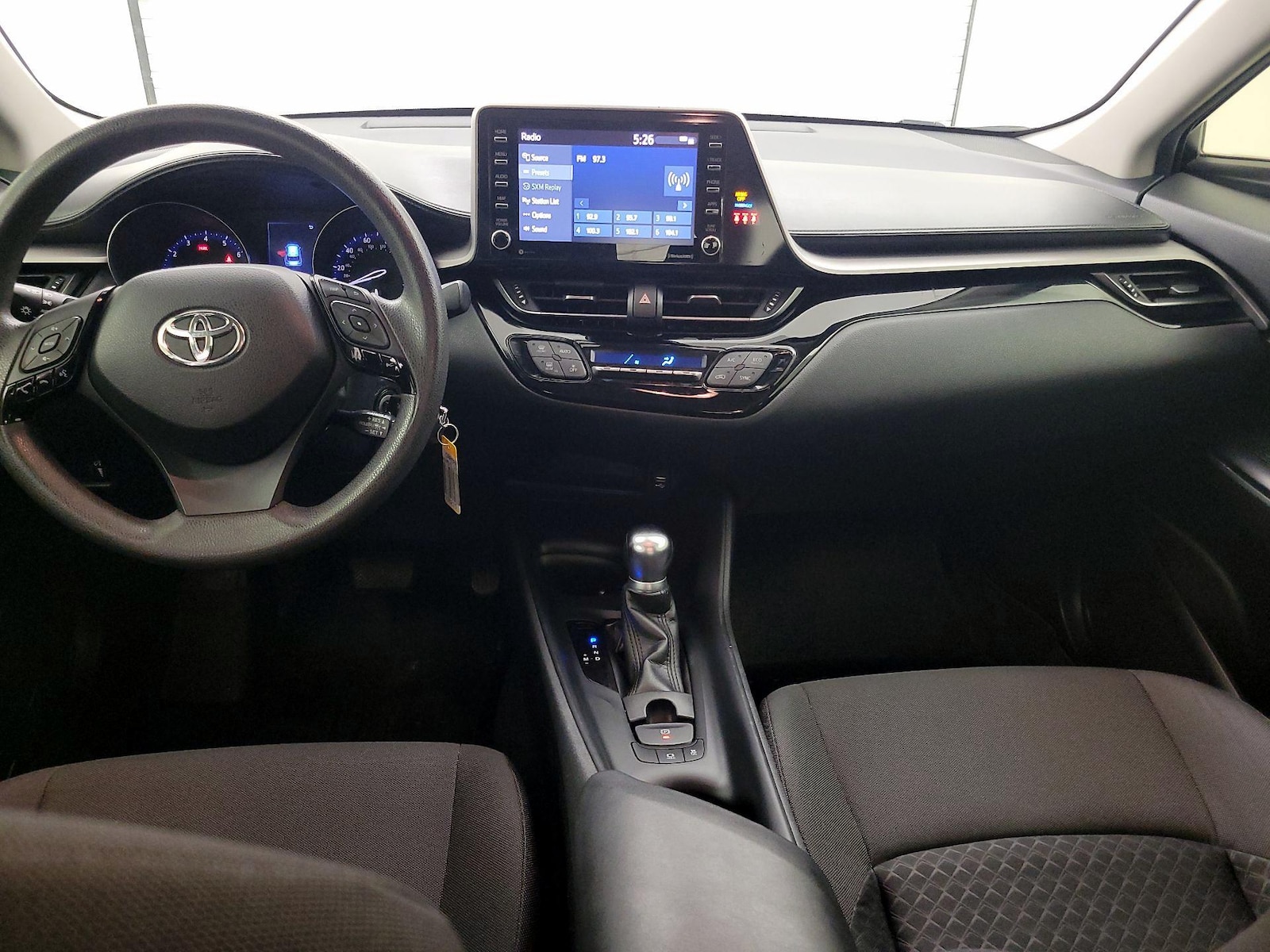 2020 Toyota C-HR LE - Photo 10
