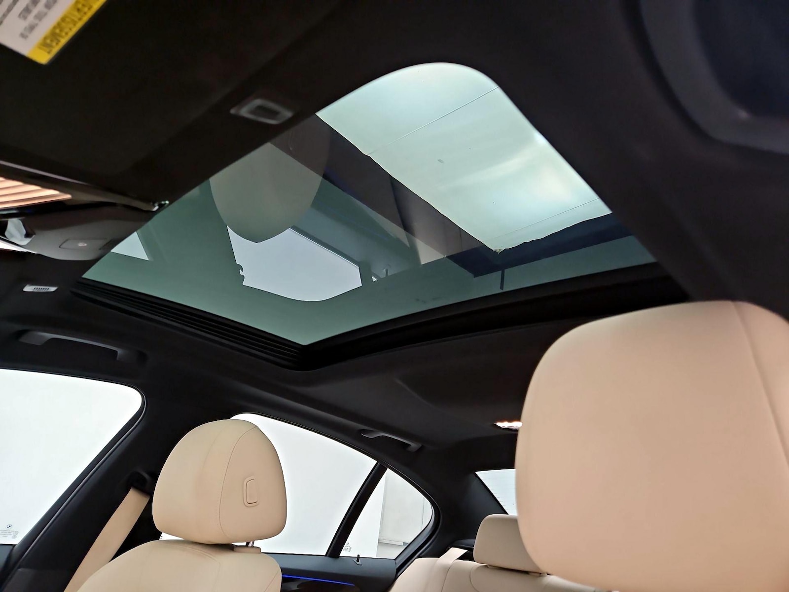 Sunroof(s) & Overhead Airbags