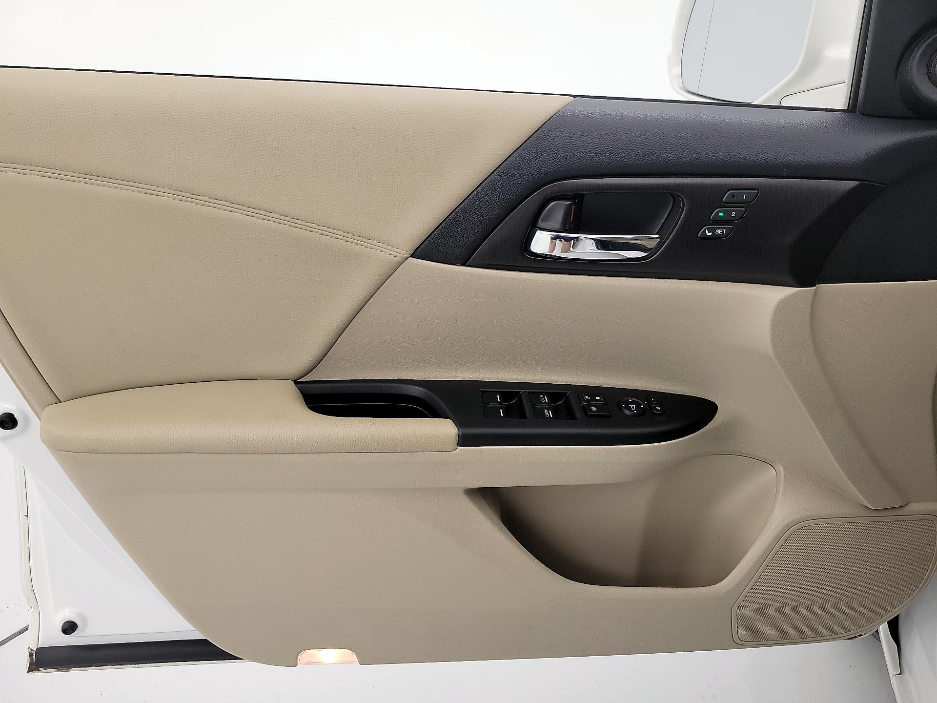 Thumbnail: 2015 Honda Accord - 12
