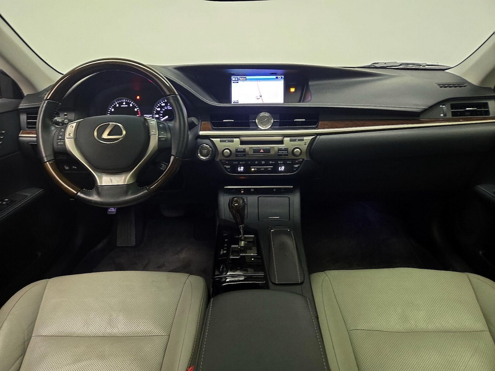 2015 Lexus ES 350 - Photo 10