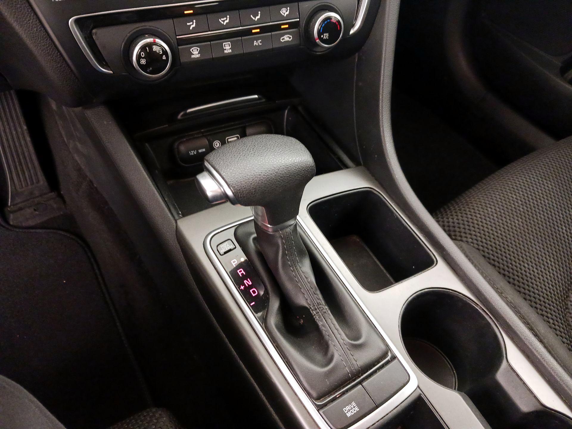 Thumbnail: 2019 Kia Optima - 17