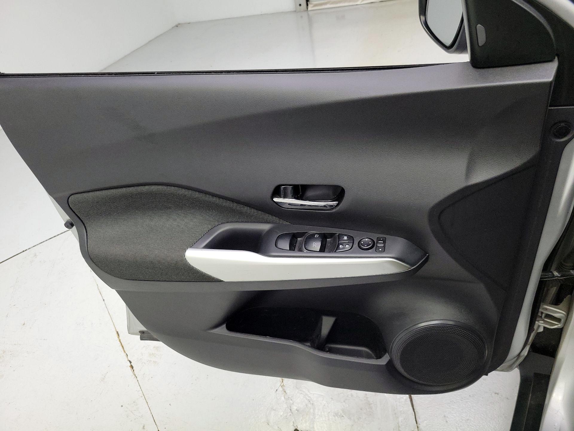 Thumbnail: 2020 Nissan Kicks - 10