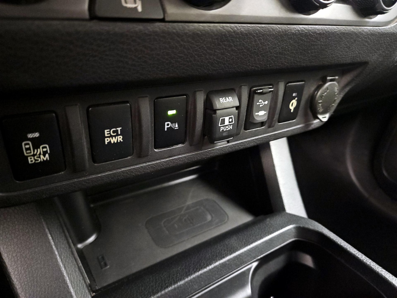 2018 Toyota Tacoma TRD Sport - Photo 19