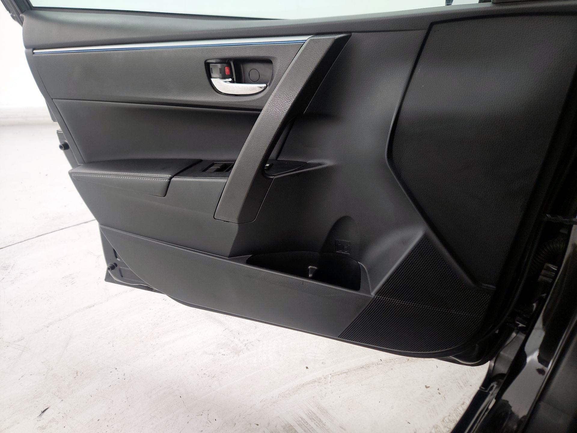 Thumbnail: 2015 Toyota Corolla - 12