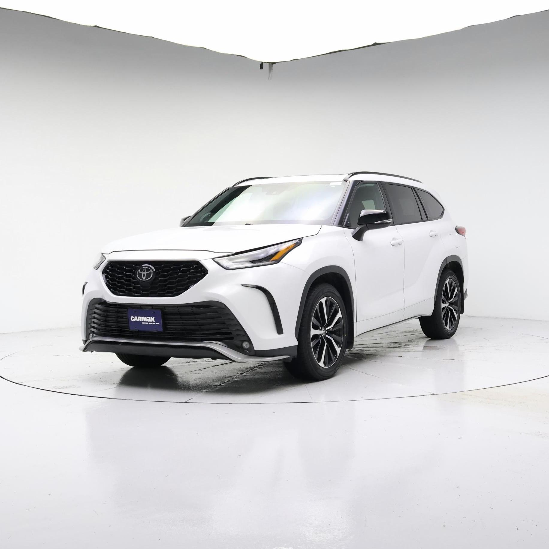 Thumbnail: 2022 Toyota Highlander - 4