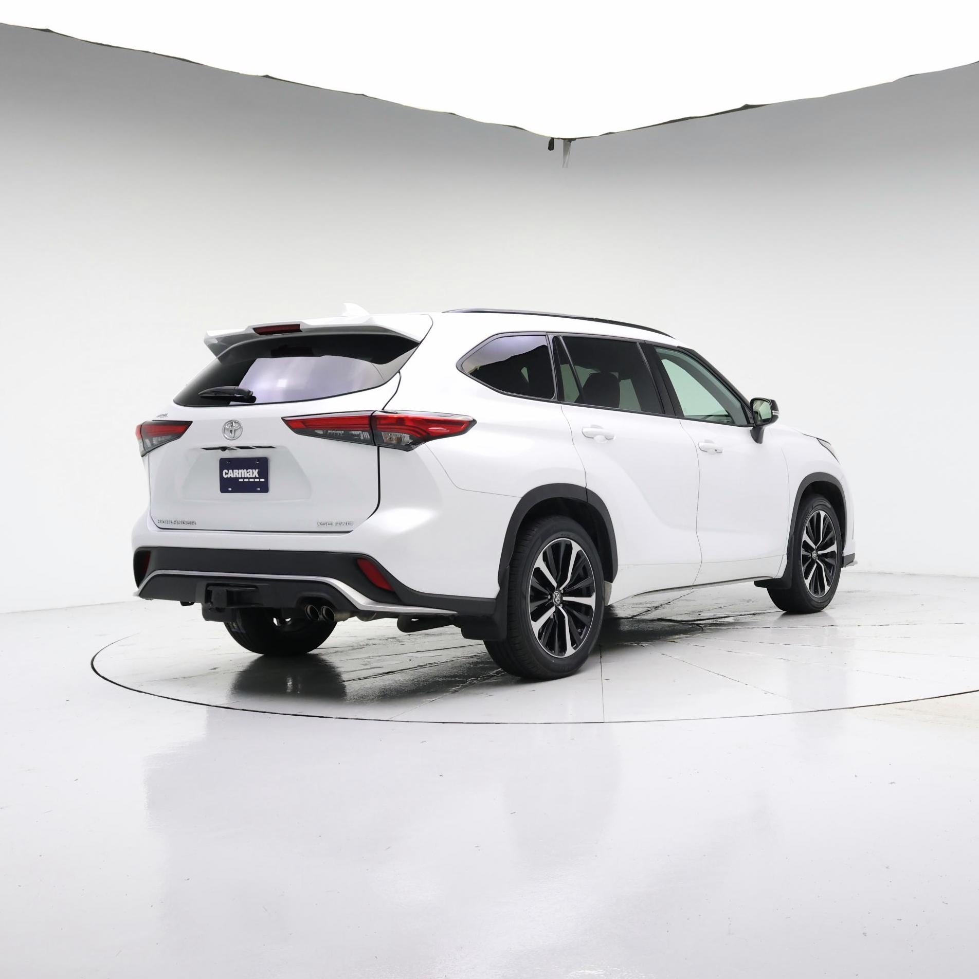 Thumbnail: 2022 Toyota Highlander - 8