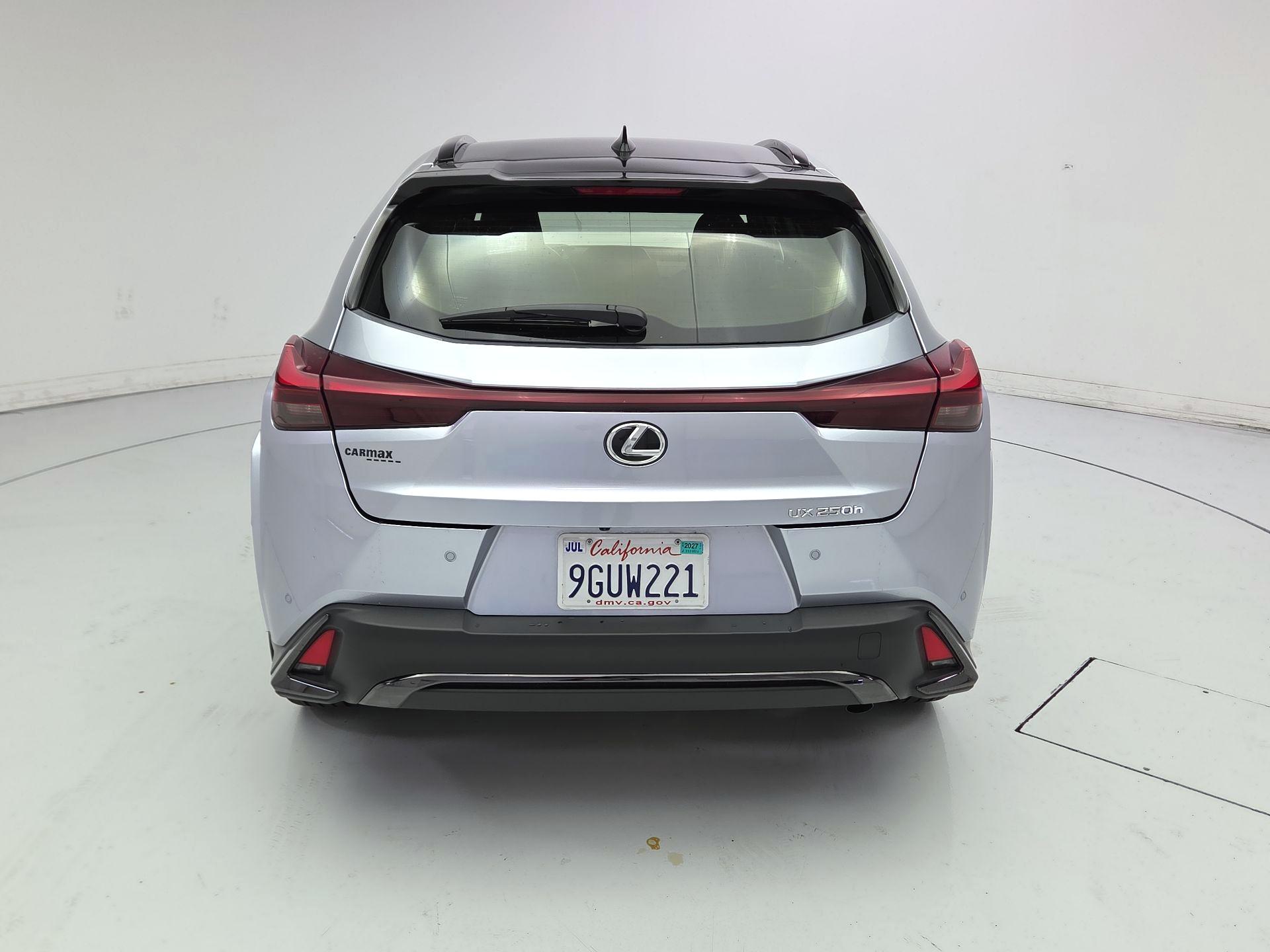 Thumbnail: 2024 Lexus UX - 6