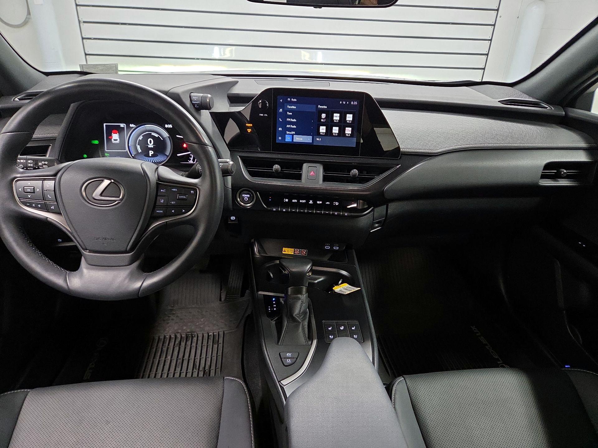 Thumbnail: 2024 Lexus UX - 8