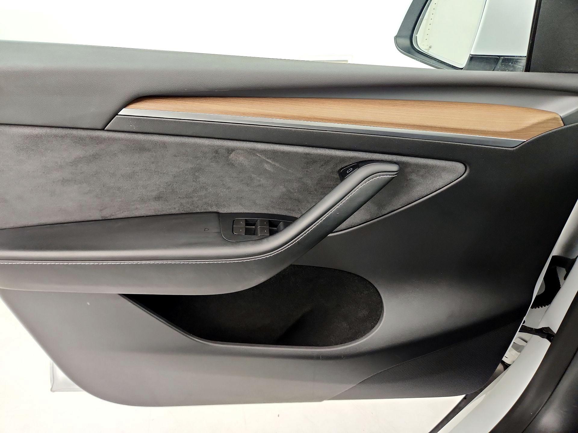 Thumbnail: 2023 Tesla Model Y - 12