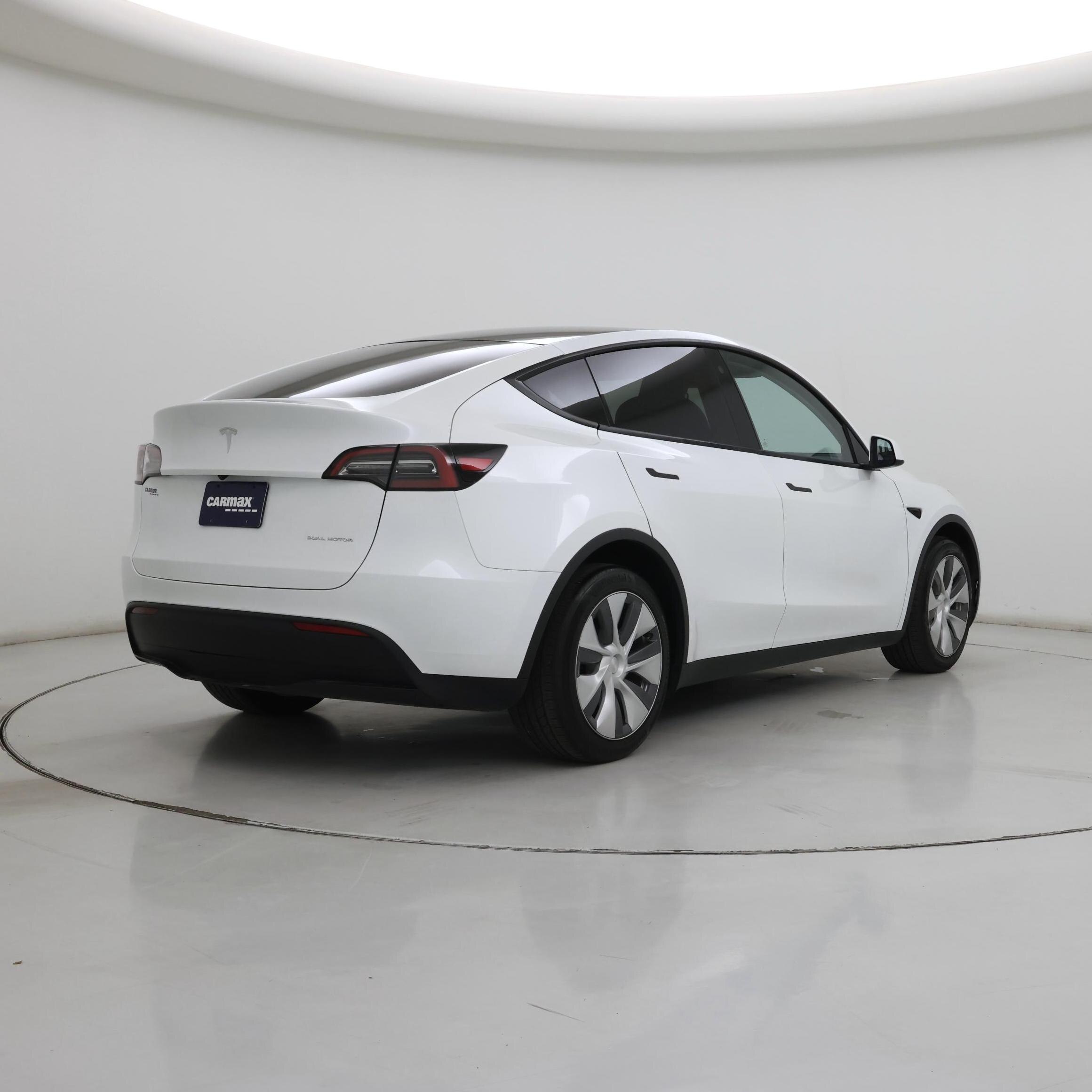 Thumbnail: 2023 Tesla Model Y - 8