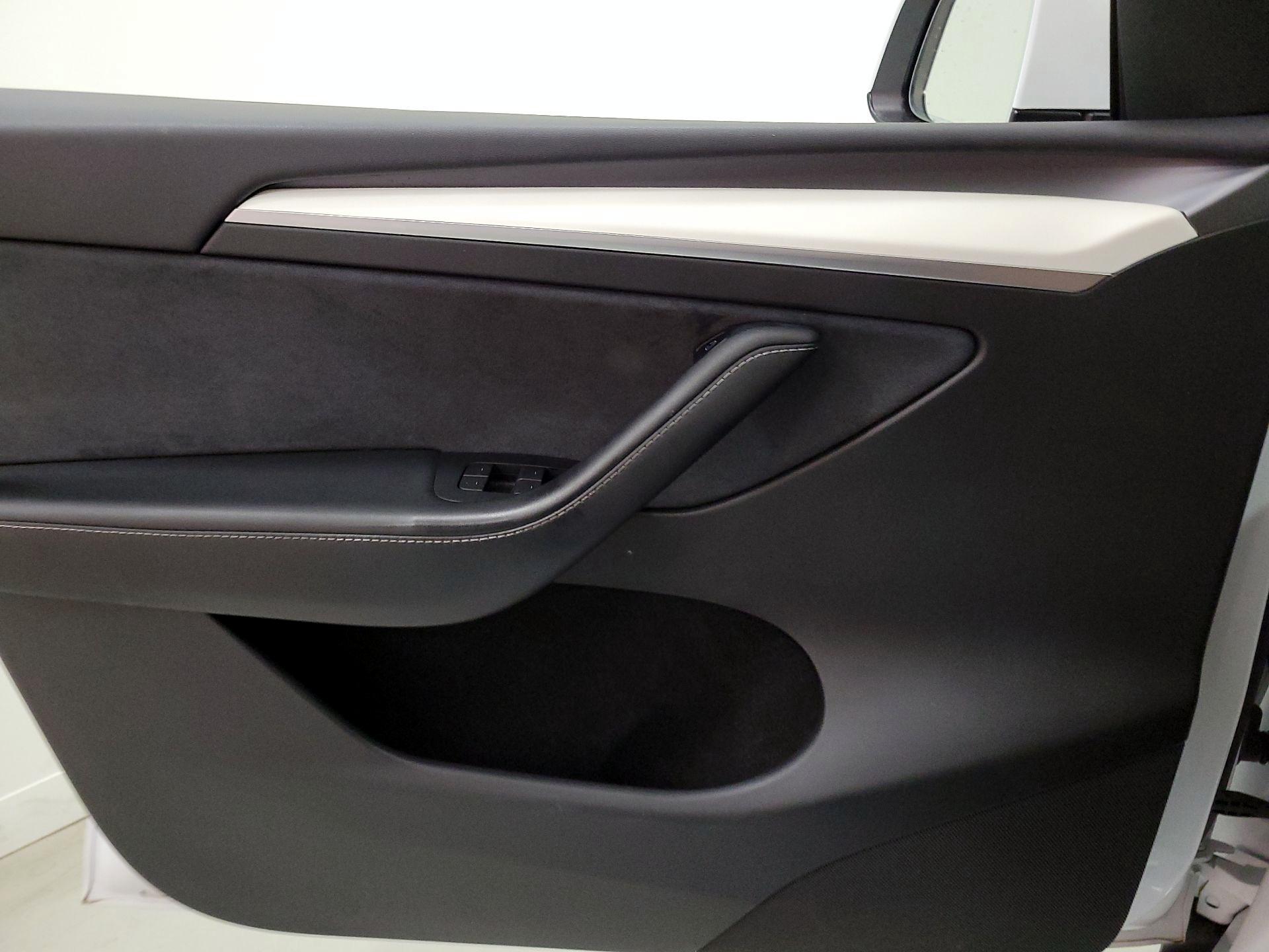 Thumbnail: 2022 Tesla Model Y - 12