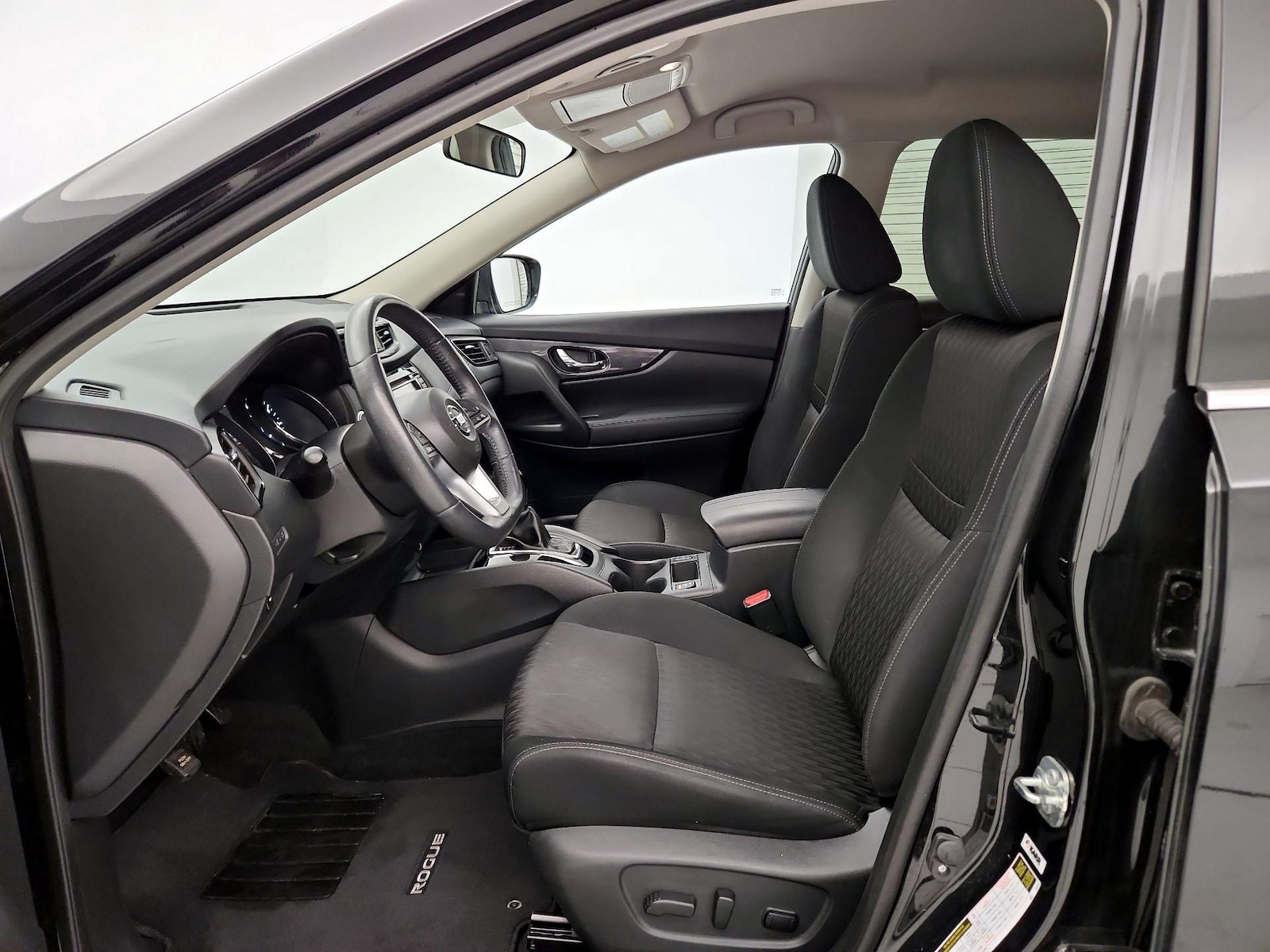 2018 Nissan Rogue SV - Photo 12