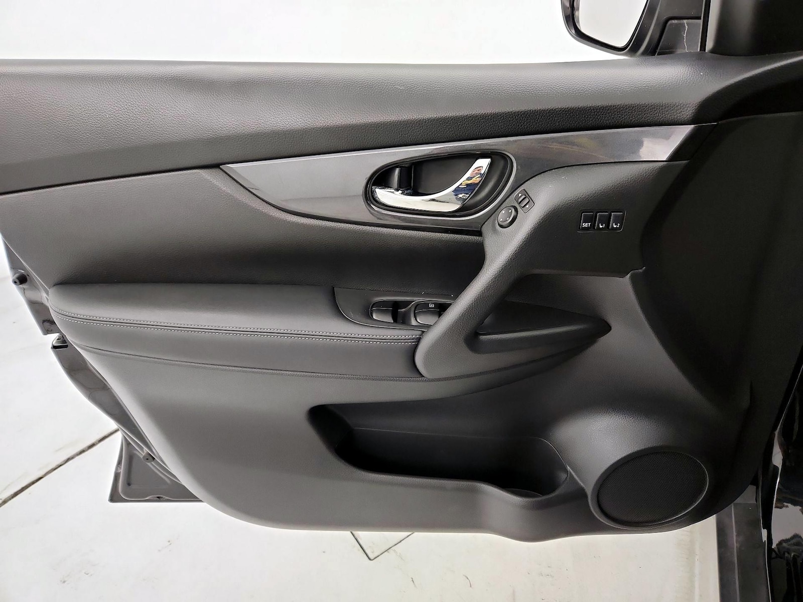 2018 Nissan Rogue SV - Photo 13