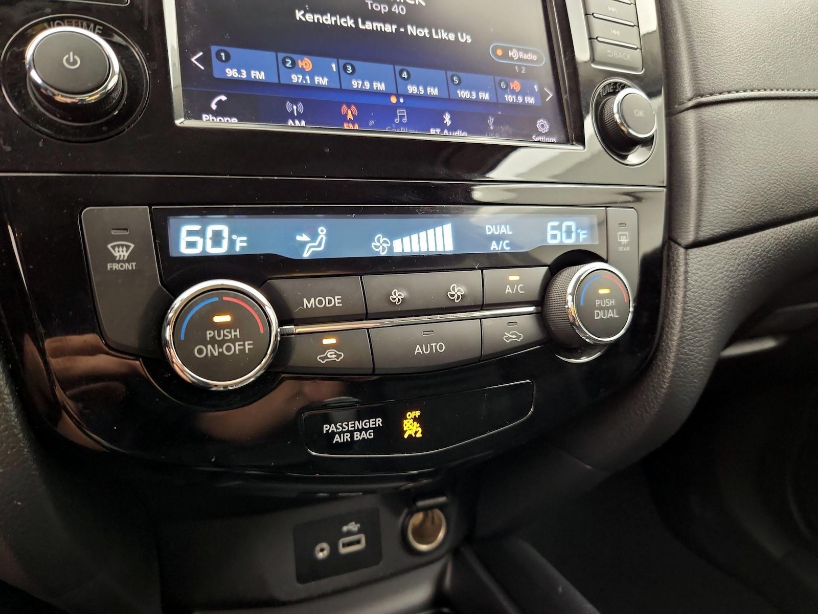 2018 Nissan Rogue SV - Photo 18