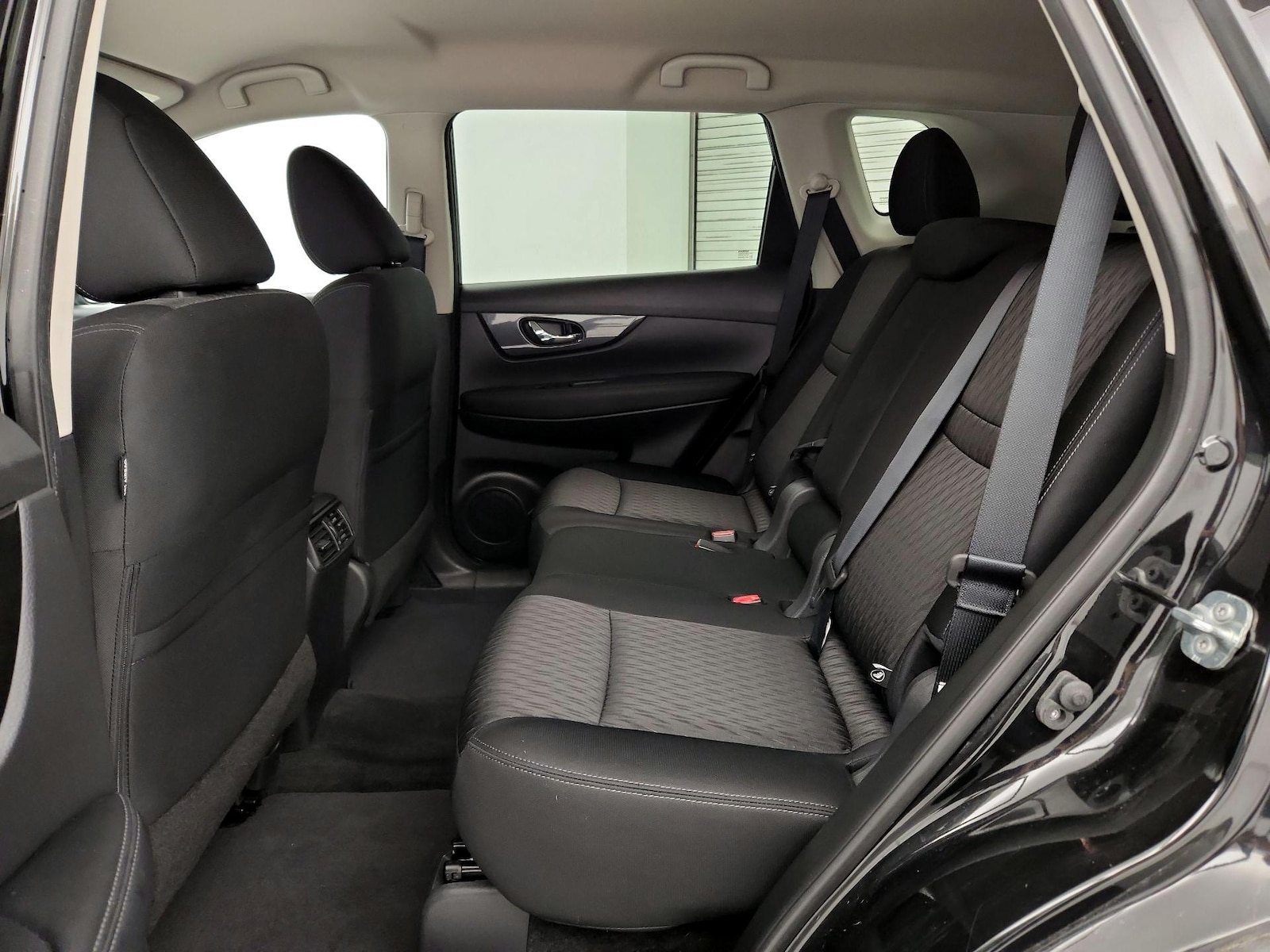2018 Nissan Rogue SV - Photo 21