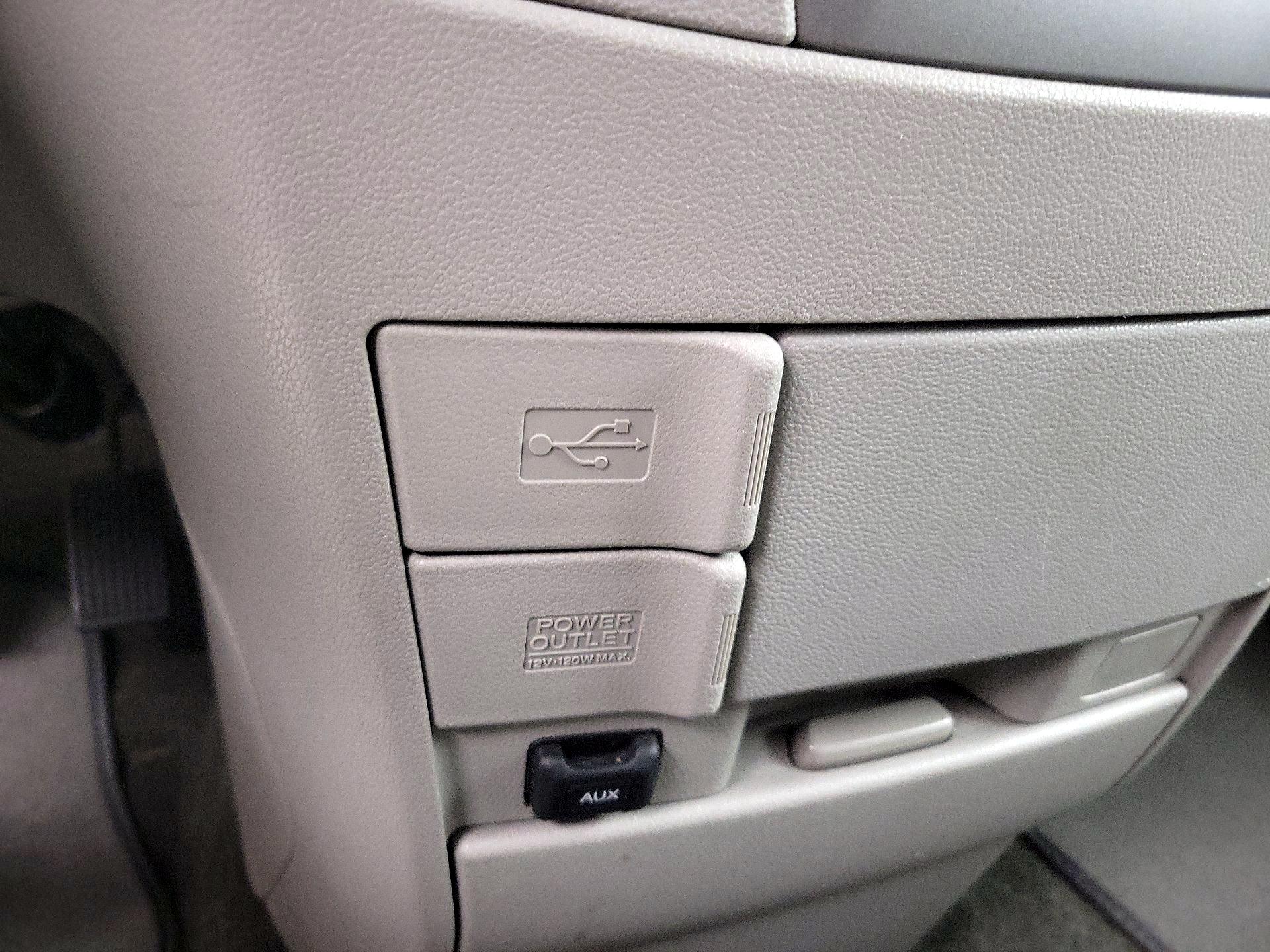 Thumbnail: 2014 Honda Odyssey - 18