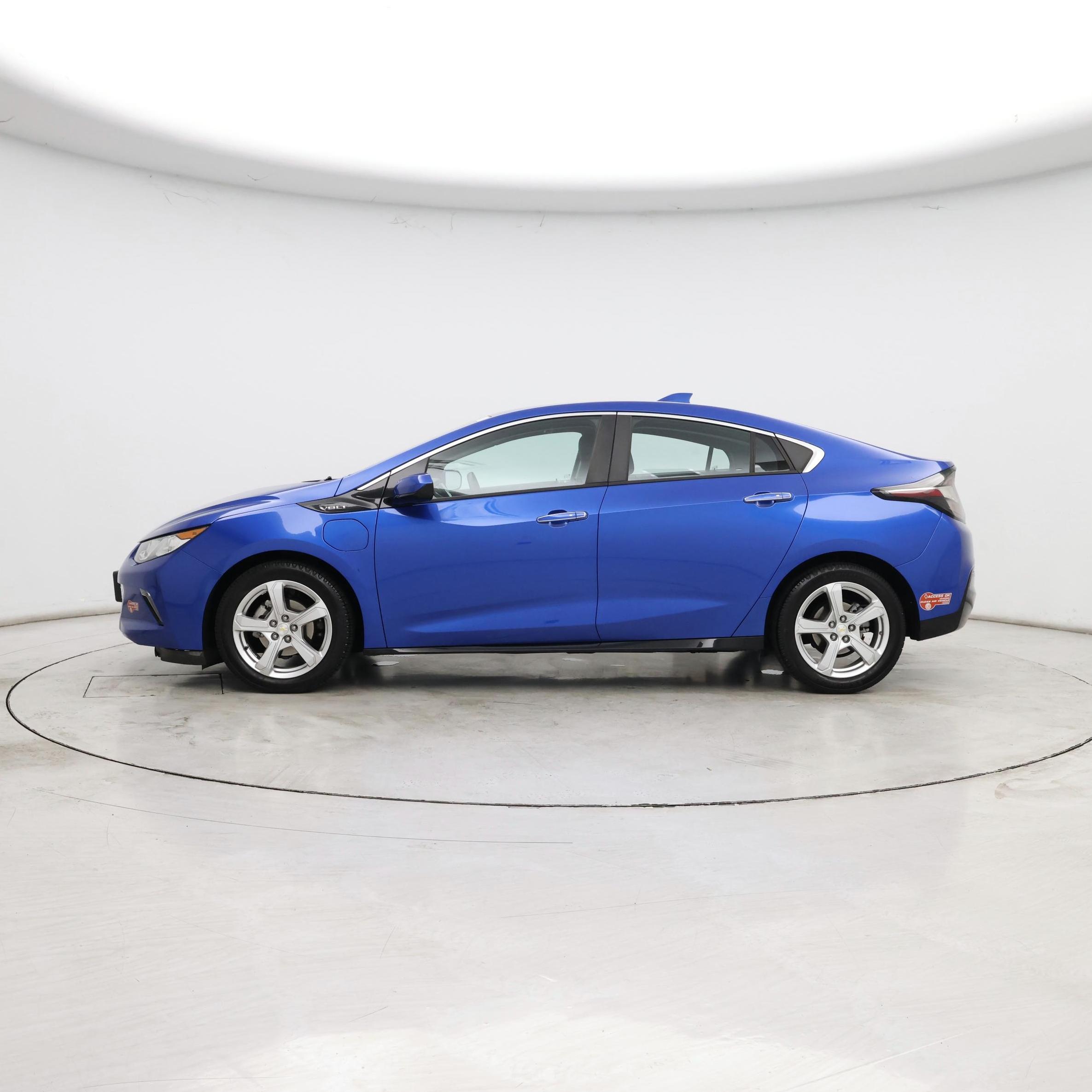 Thumbnail: 2018 Chevrolet Volt - 3