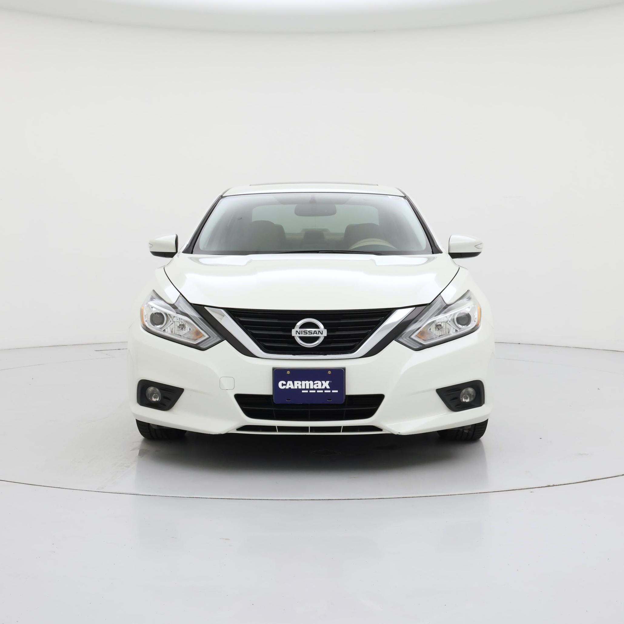 Thumbnail: 2017 Nissan Altima - 5