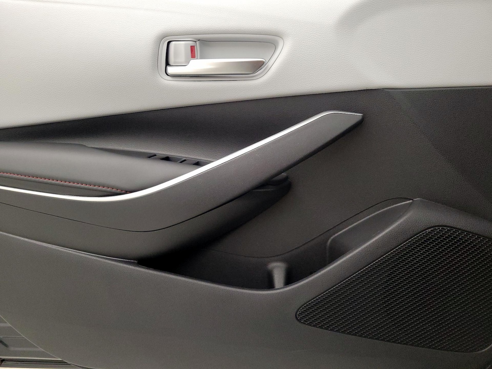 2024 Toyota Corolla SE - Photo 11