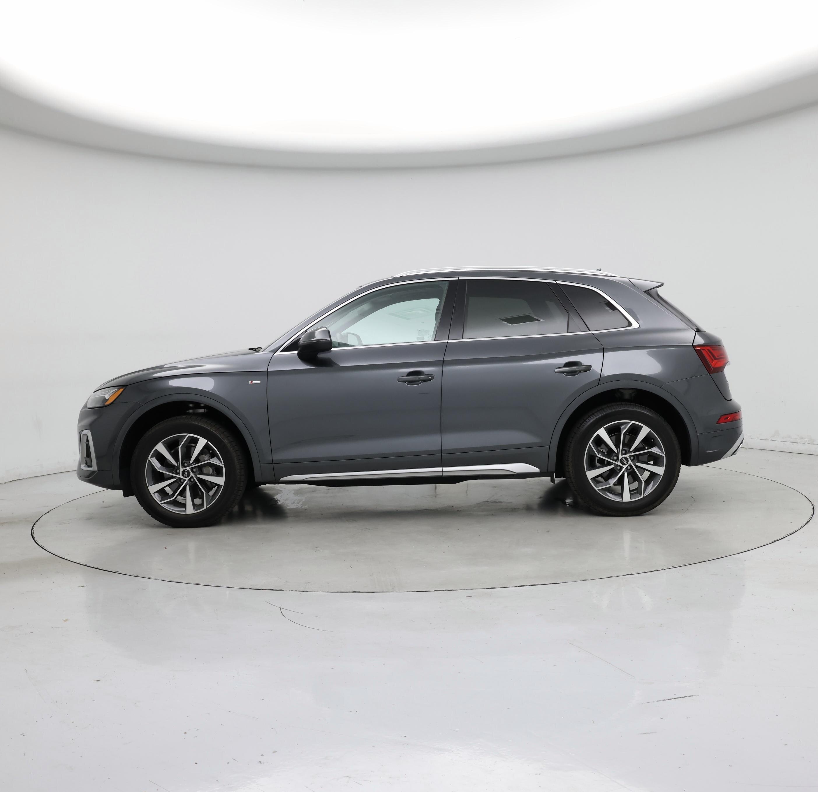 Thumbnail: 2023 Audi Q5 - 3