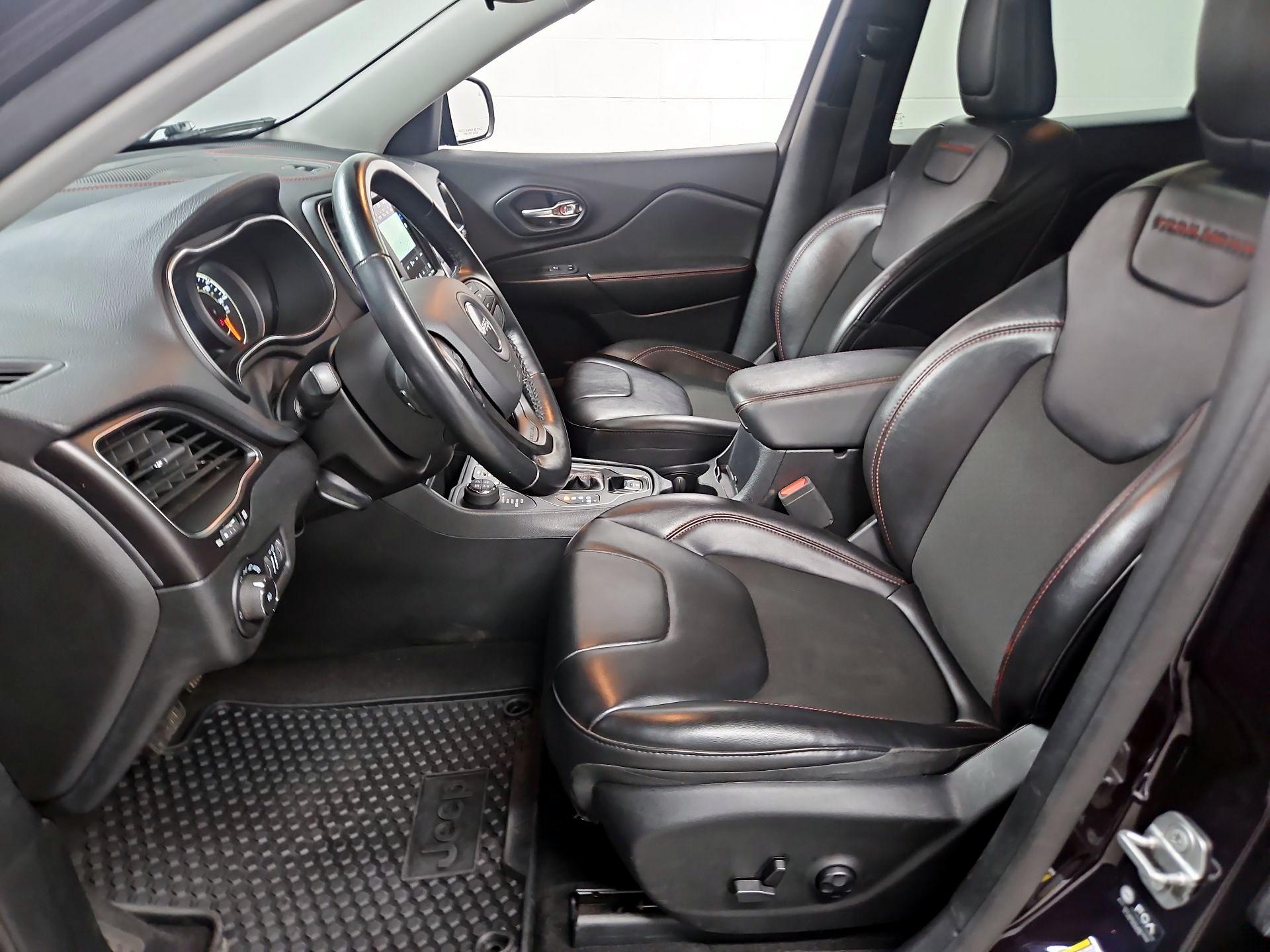 Thumbnail: 2021 Jeep Cherokee - 11