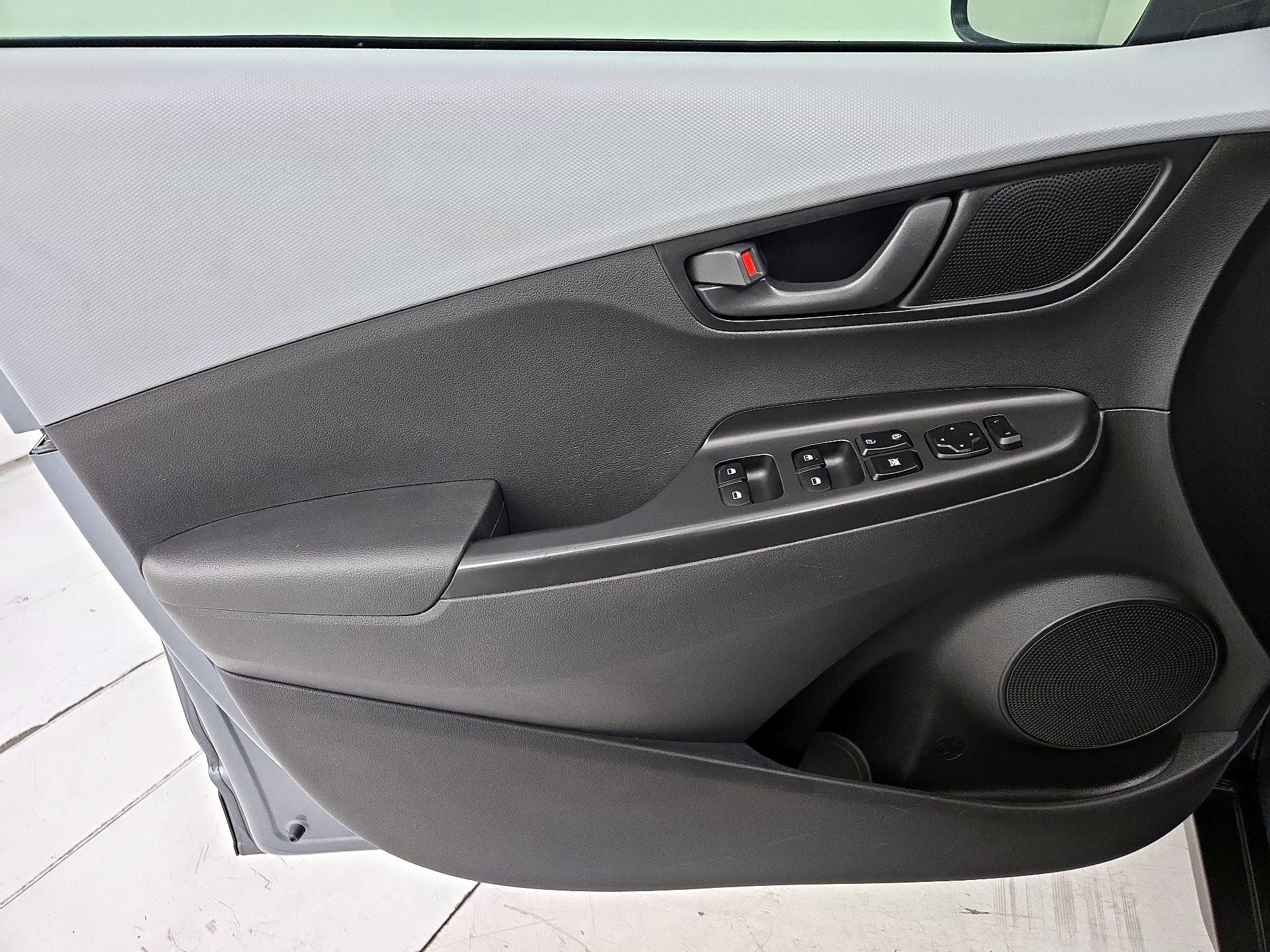 Thumbnail: 2020 Hyundai Kona - 12